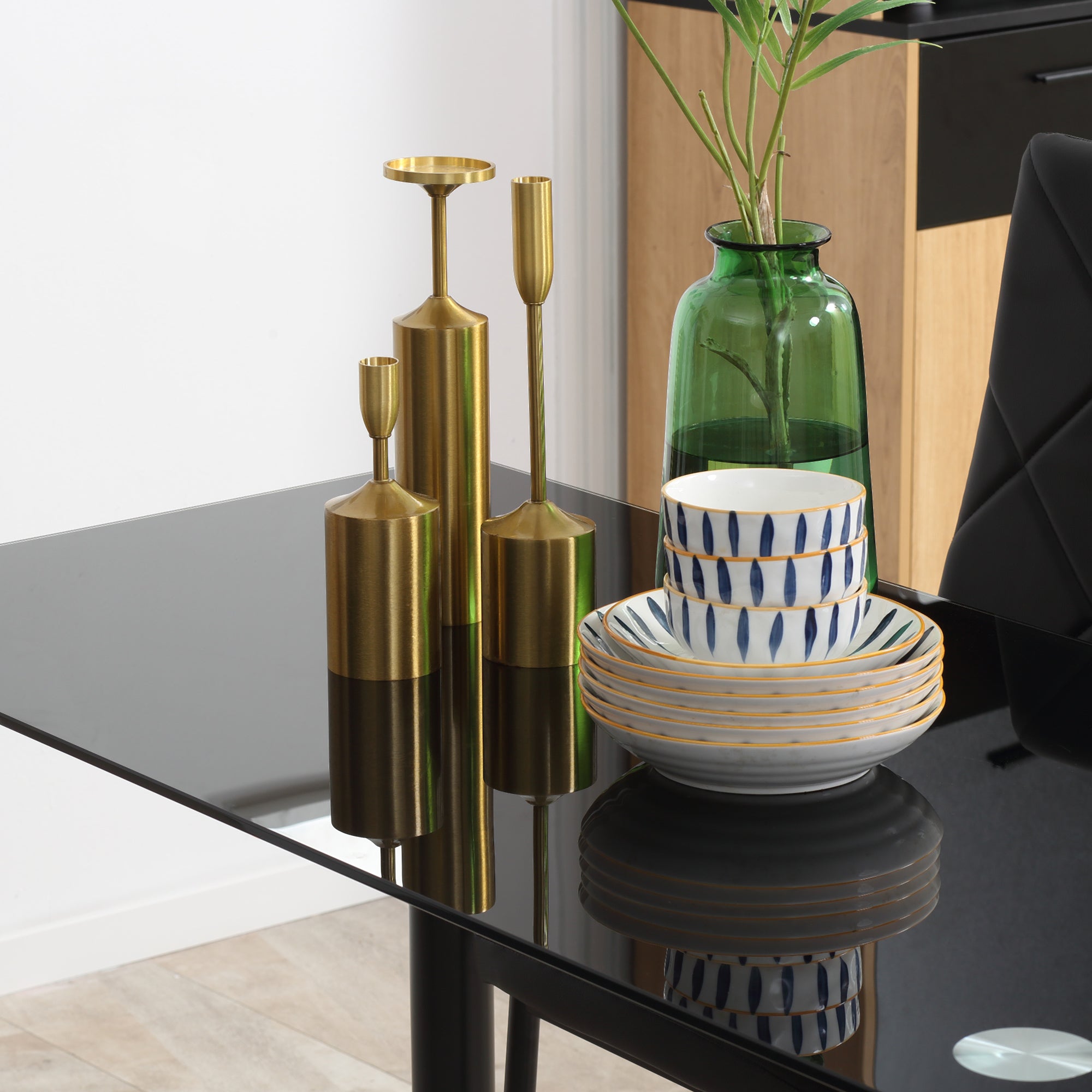 HOMCOM Dining Table and Chairs Set 4, Space-Saving Kitchen Table and Chairs Set 4 with Faux Leather Padded Seat and Tempered Glass Top, Dining Room Sets, Black