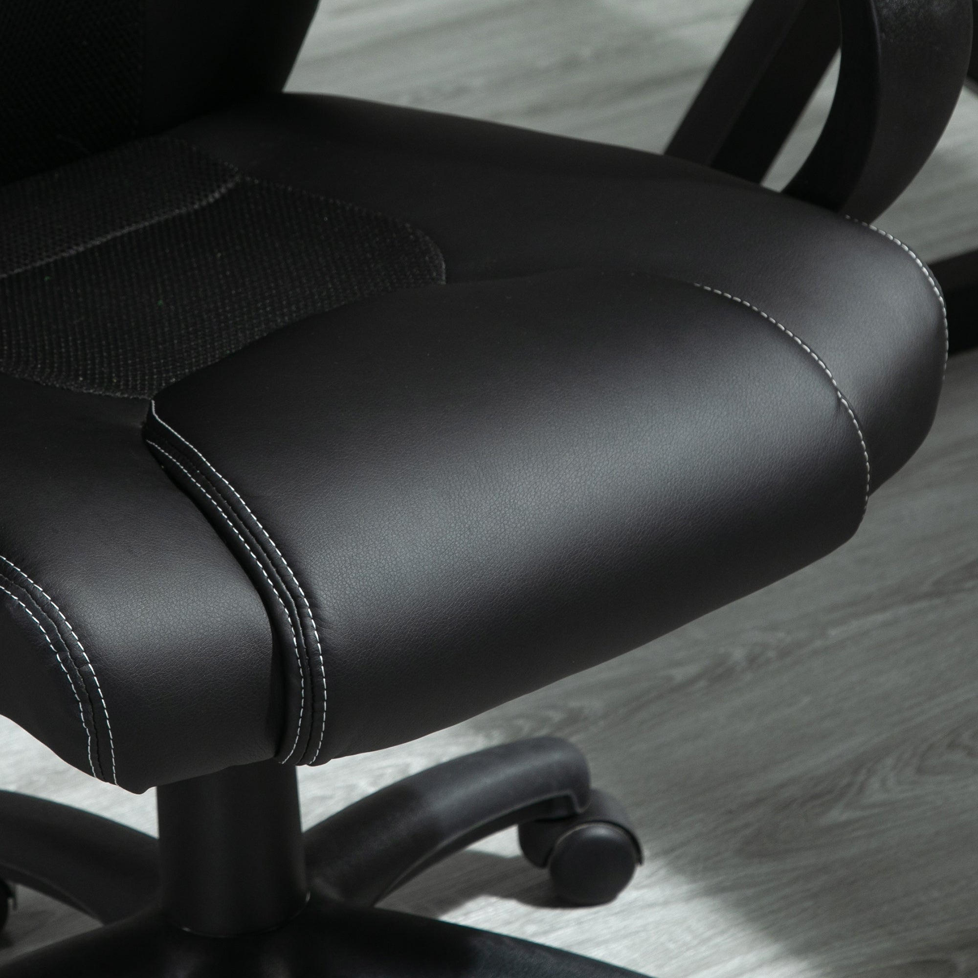 Vinsetto High-Back Gaming Chair Faux Leather Swivel Computer Racing Gamer Desk Chair for Home Office with Wheels, Black