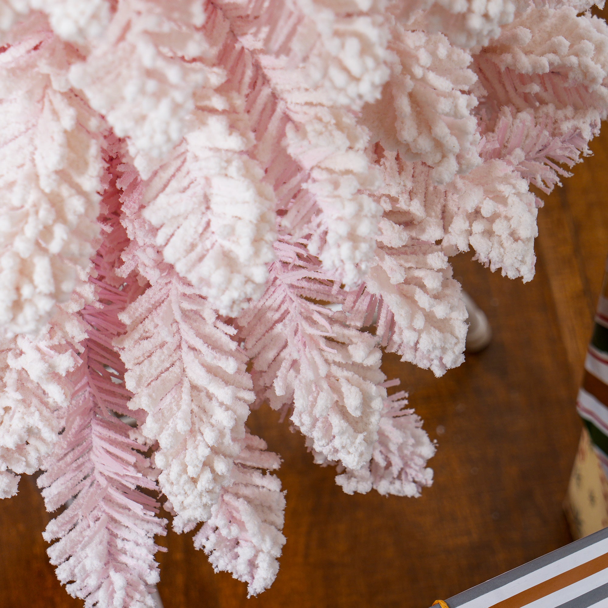 HOMCOM 5 FT Snow-Flocked Artificial Christmas Tree, Slim Pencil Xmas Tree with Realistic Branches, Metal Base, Pink