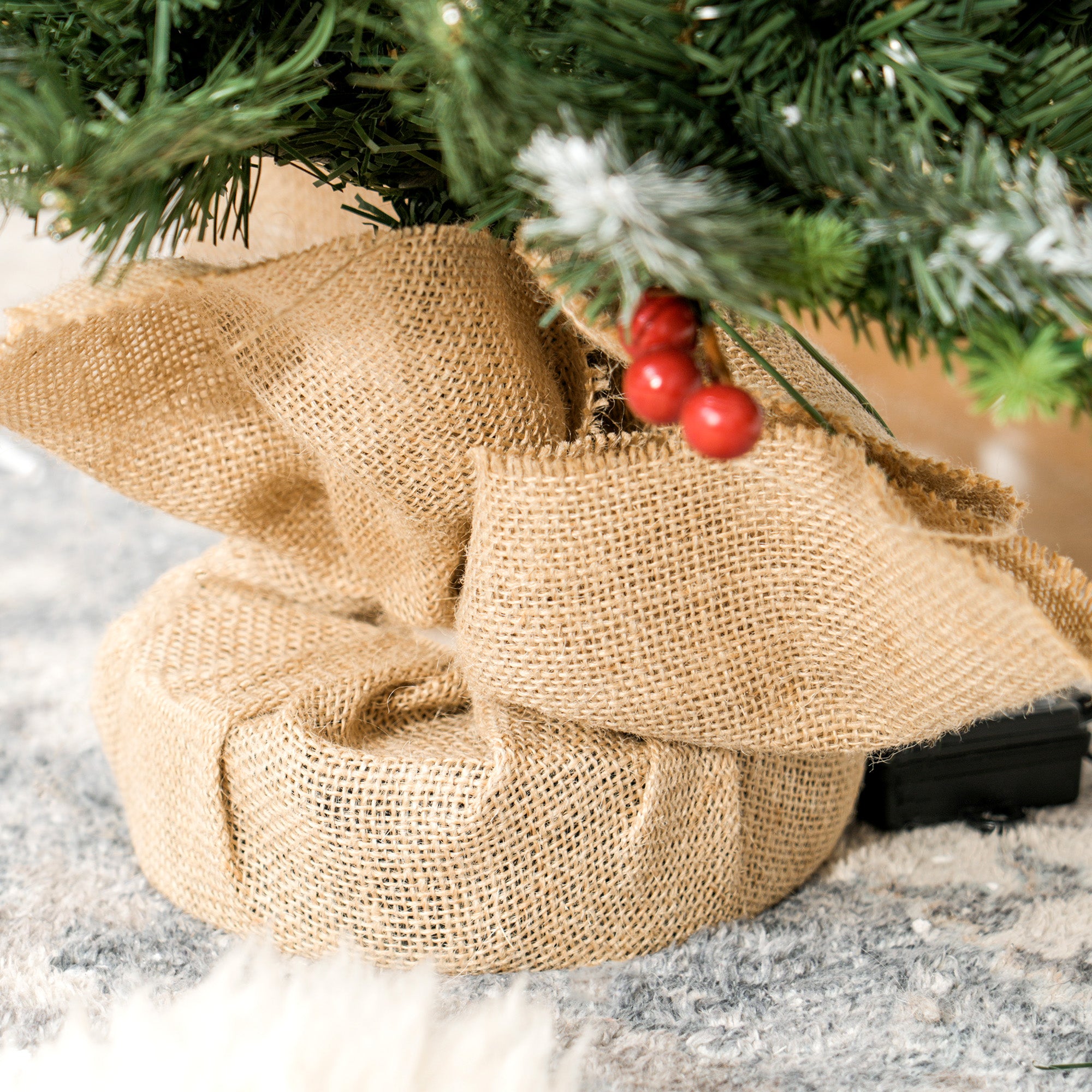 HOMCOM 2 Pieces 3ft Prelit Artificial Christmas Tree with LED Light and 291 Tips, Concrete Base, Tabletop Xmas Tree with Pine Cones and Red Berries, Green