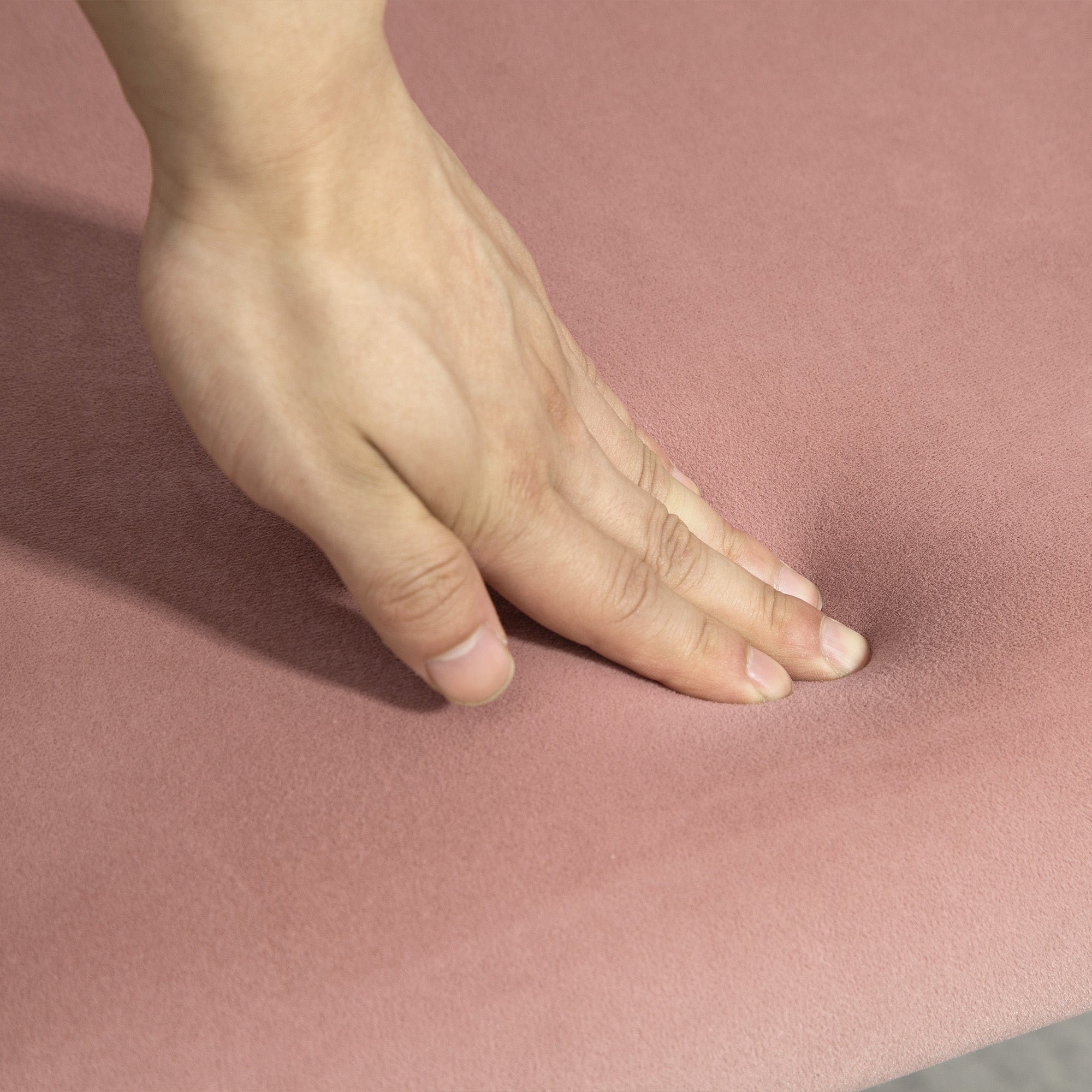 HOMCOM Modern Accent Chair, Velvet-Touch Fabric Upholstered Armchair with Metal Base for Living Room, Bedroom and Dinning Room, Pink