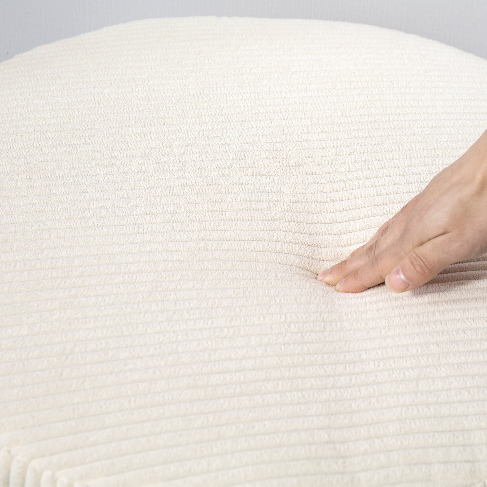 Storage Ottoman with Lid, 24 Inches Round Pouf Ottoman with Storage, Upholstered Corduroy Foot Rest Stool for Living Room, Bedroom, Beige