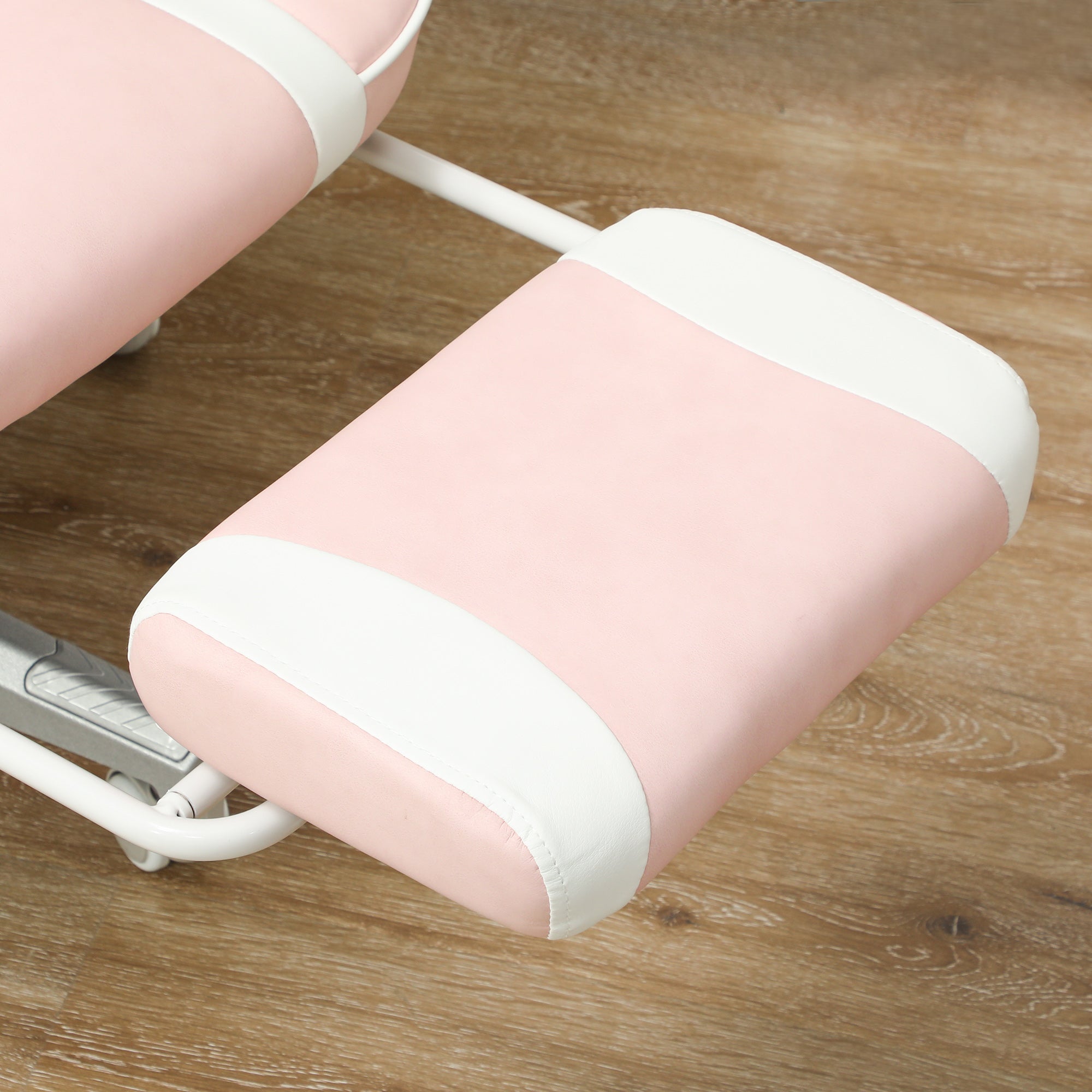 HOMCOM Gaming Chair with Footrest, PU Leather Computer Chair, Swivel Game Chair with 150° Reclining Back and Lumbar Support for Adults, Pink