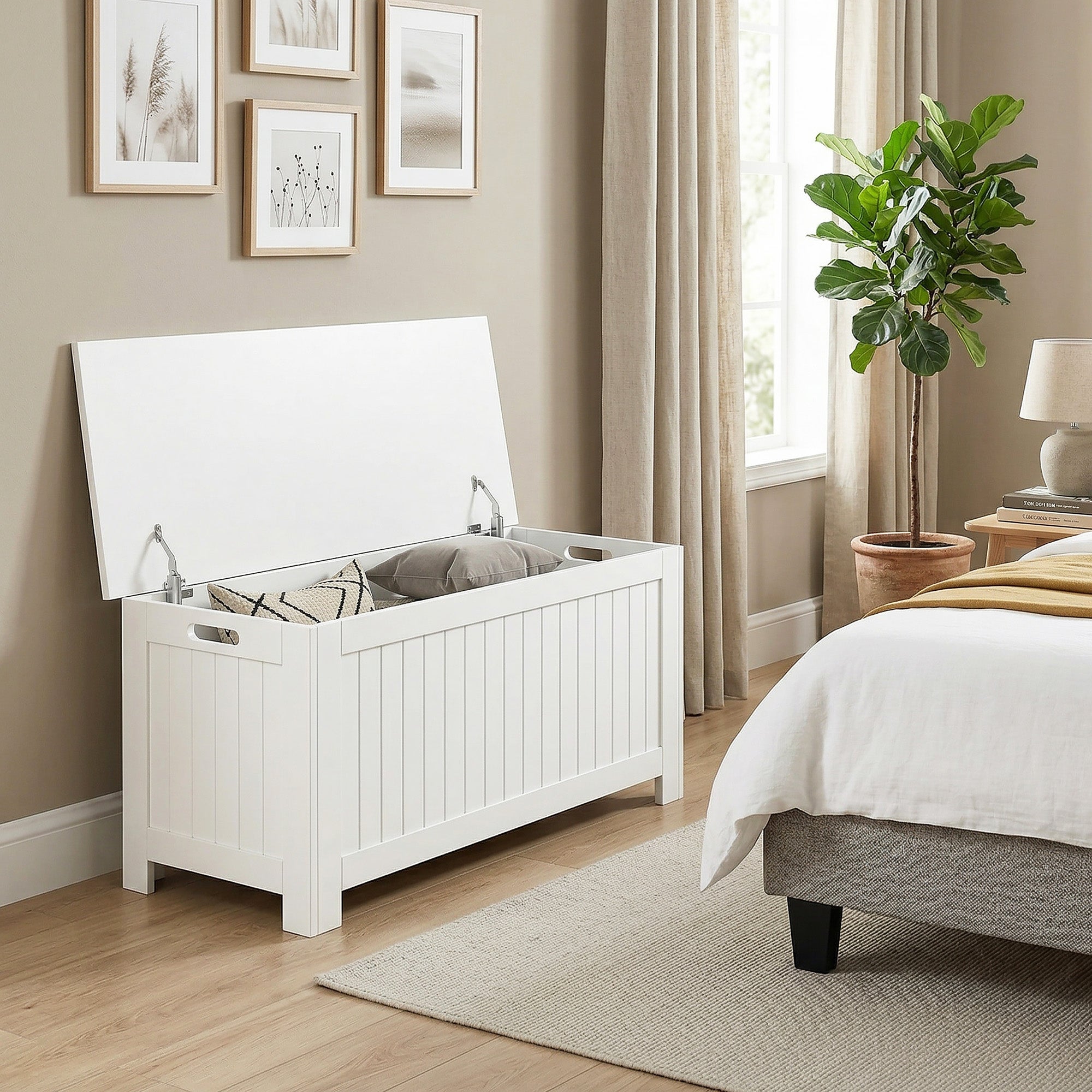 Storage Chest, Modern Storage Trunk with 2 Safety Hinges and Flip-Top Lid, Blanket Box for Living Room, 39" x 16" x 18", White