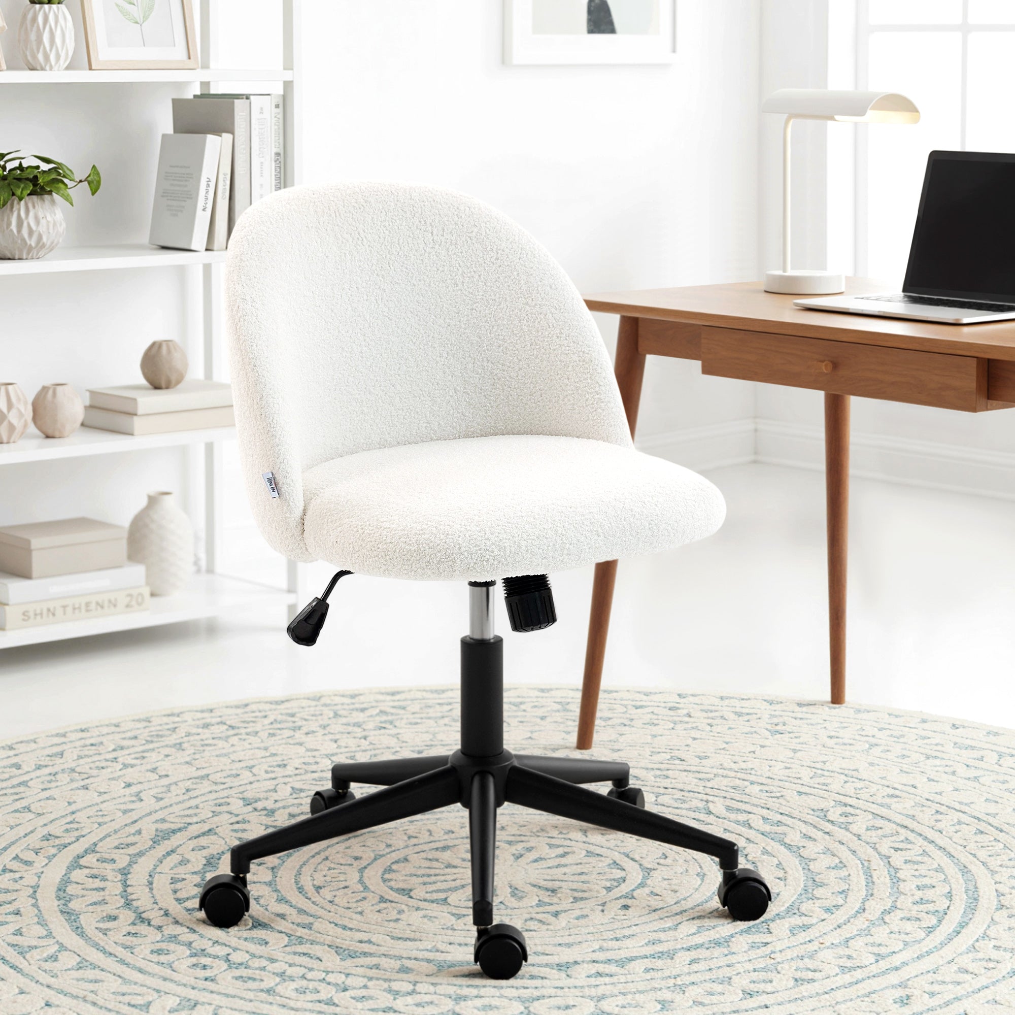 Computer Desk Chair, Teddy Fleece Swivel Office Chair with Height Adjustable, Wheels, High-Resilience Foam, Tilting Function, for Home Study Bedroom Makeup Vanity, Cream White