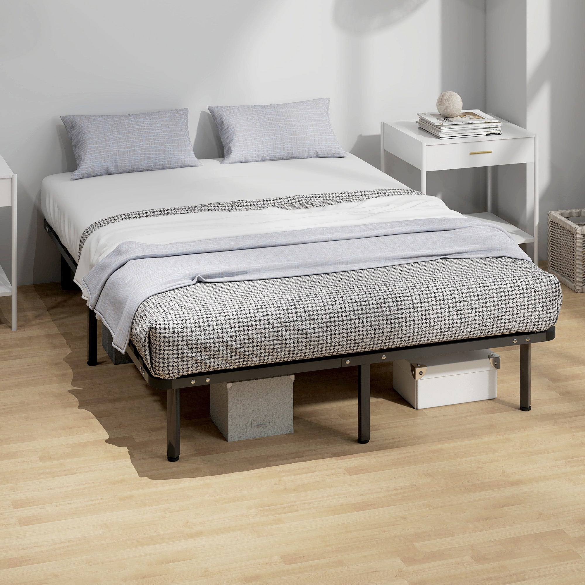 4ft6 Double Bed Frame, Metal Platform Bed Frame with 2 x 14 Wood Slats, No Box Spring Needed, Underbed Storage, Easy to Assemble, Black