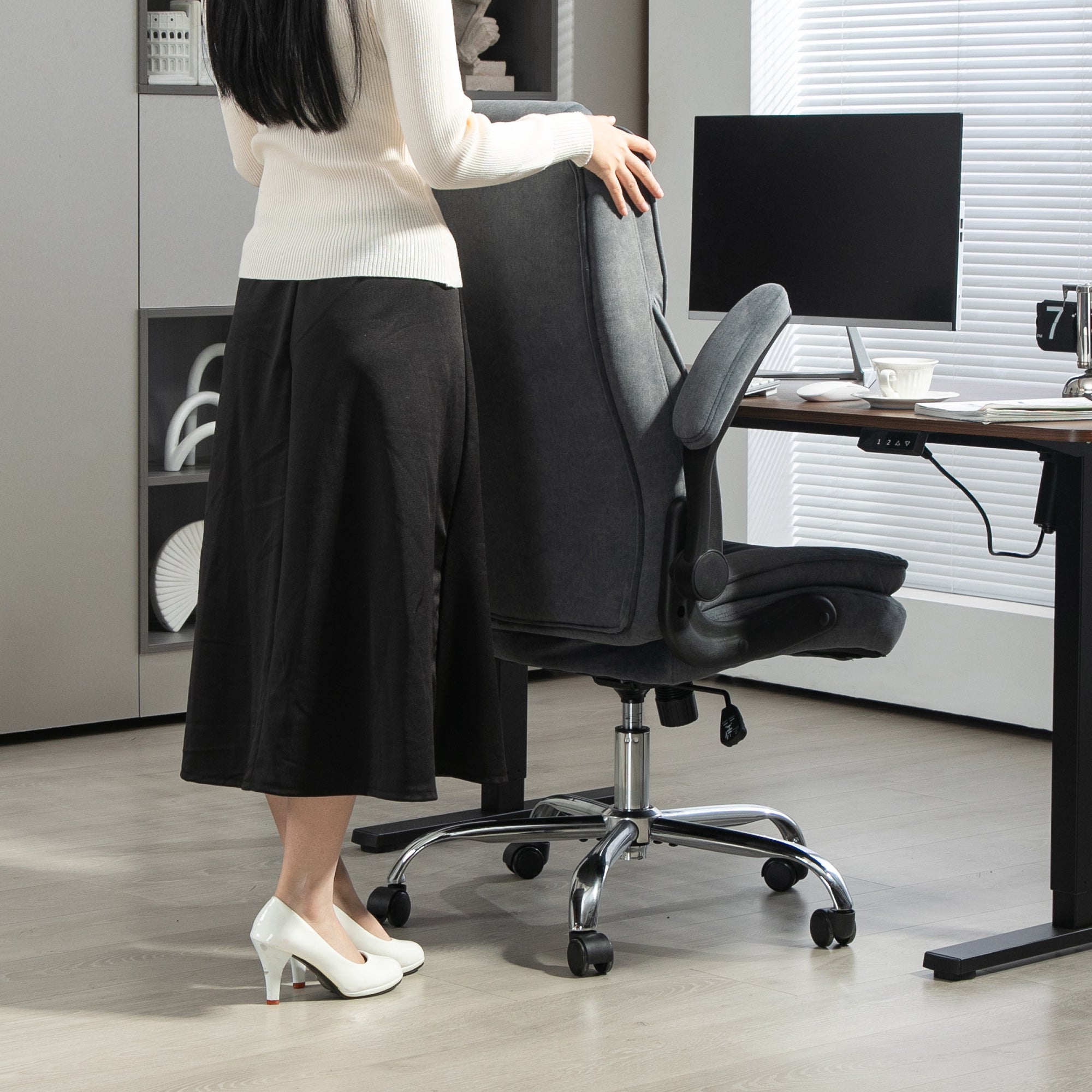 High Back Office Chair, Executive Desk Chair with Swivel Wheels, Flip-up Armrest, Adjustable Height, Modern Diamond Fabric Computer Gaming Chair for Home Office, Dark Grey