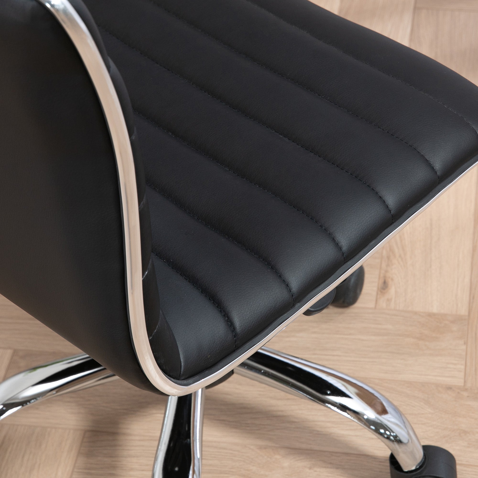 HOMCOM Adjustable Swivel Office Chair with Armless Mid-Back in PU Leather and Chrome Base - Black