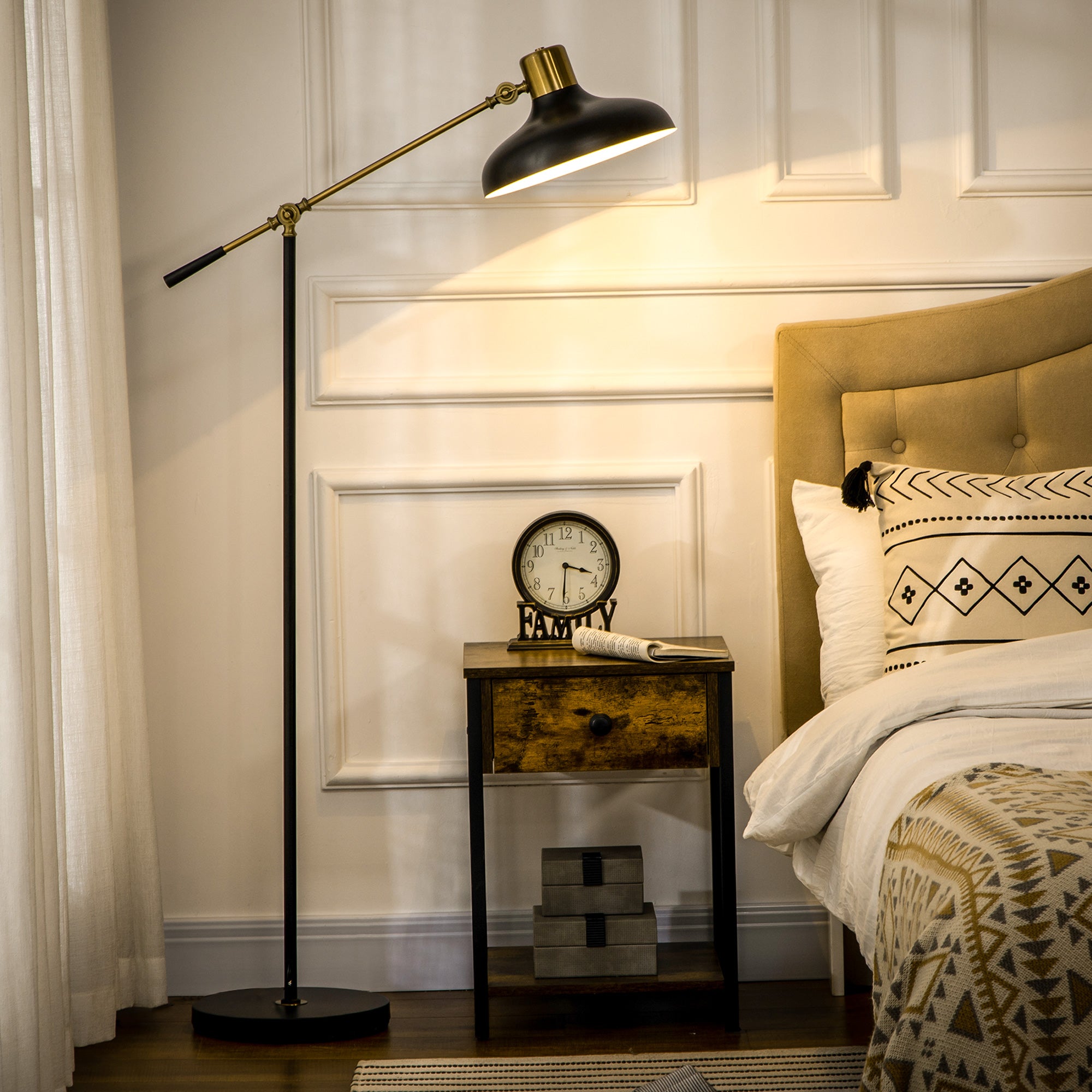 Adjustable Floor Lamp For Living Room Standing Lamp For Bedroom With Balance Arm Tall Black And Gold - HOMCOM