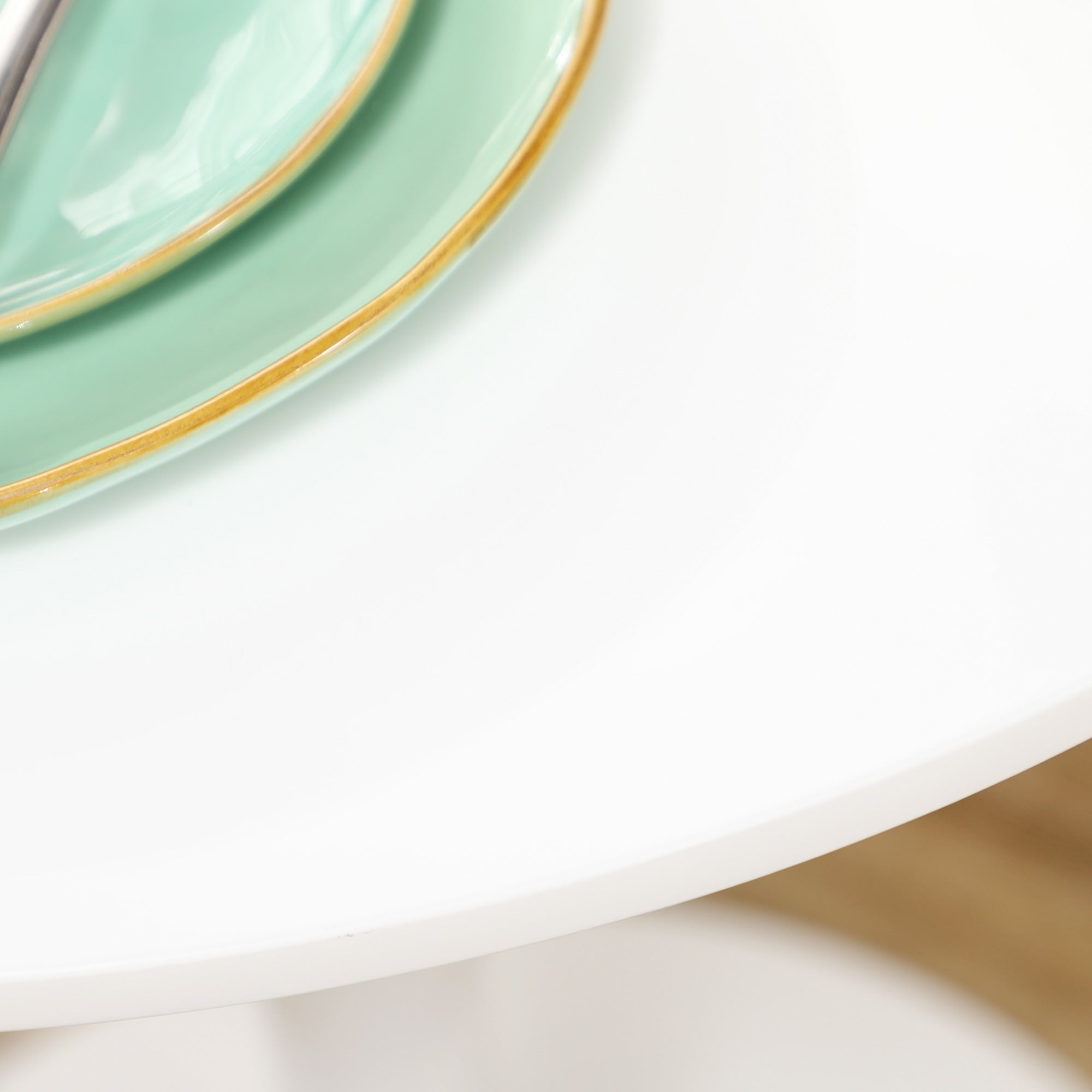 HOMCOM Round Dining Table, Modern Kitchen Table with Steel Base, Non-slip Foot Pad for Living Room, Dining Room, White