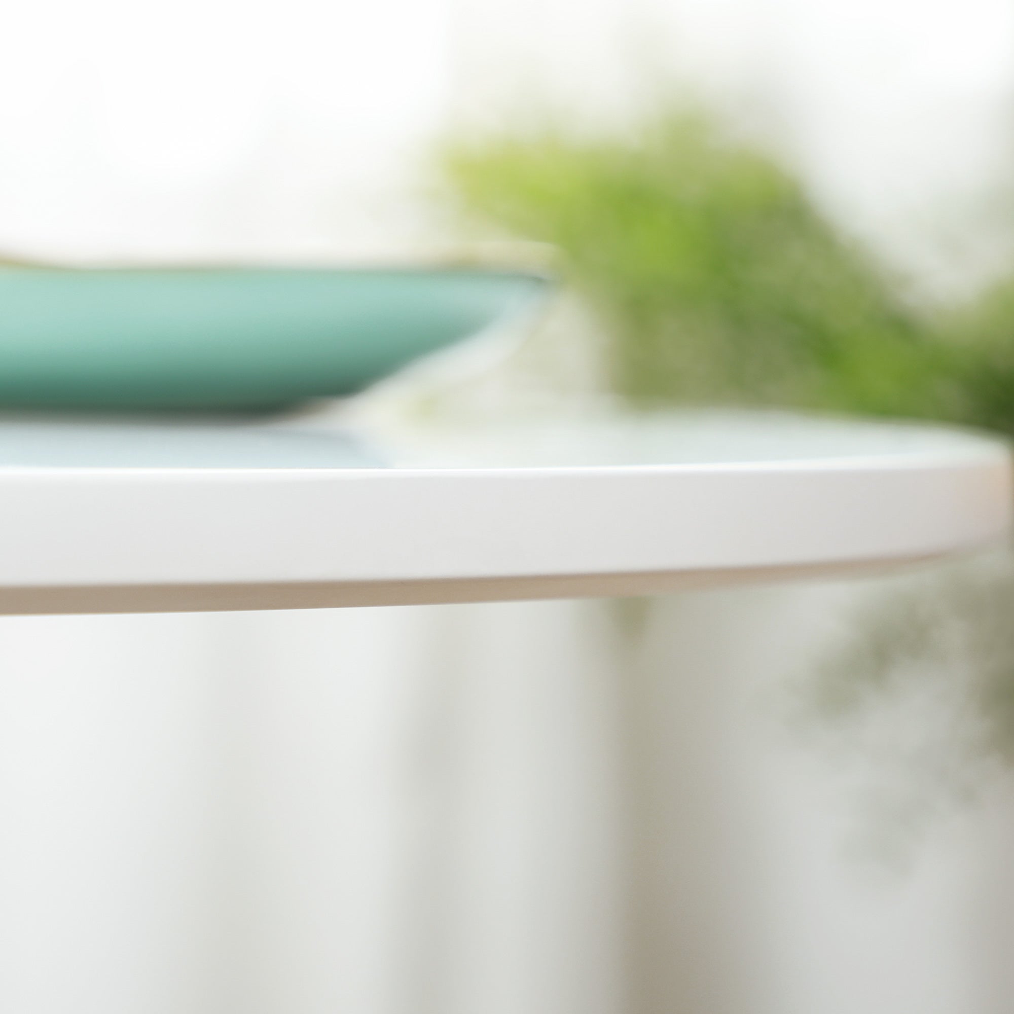 HOMCOM Round Dining Table, Modern Kitchen Table with Steel Base, Non-slip Foot Pad for Living Room, Dining Room, White