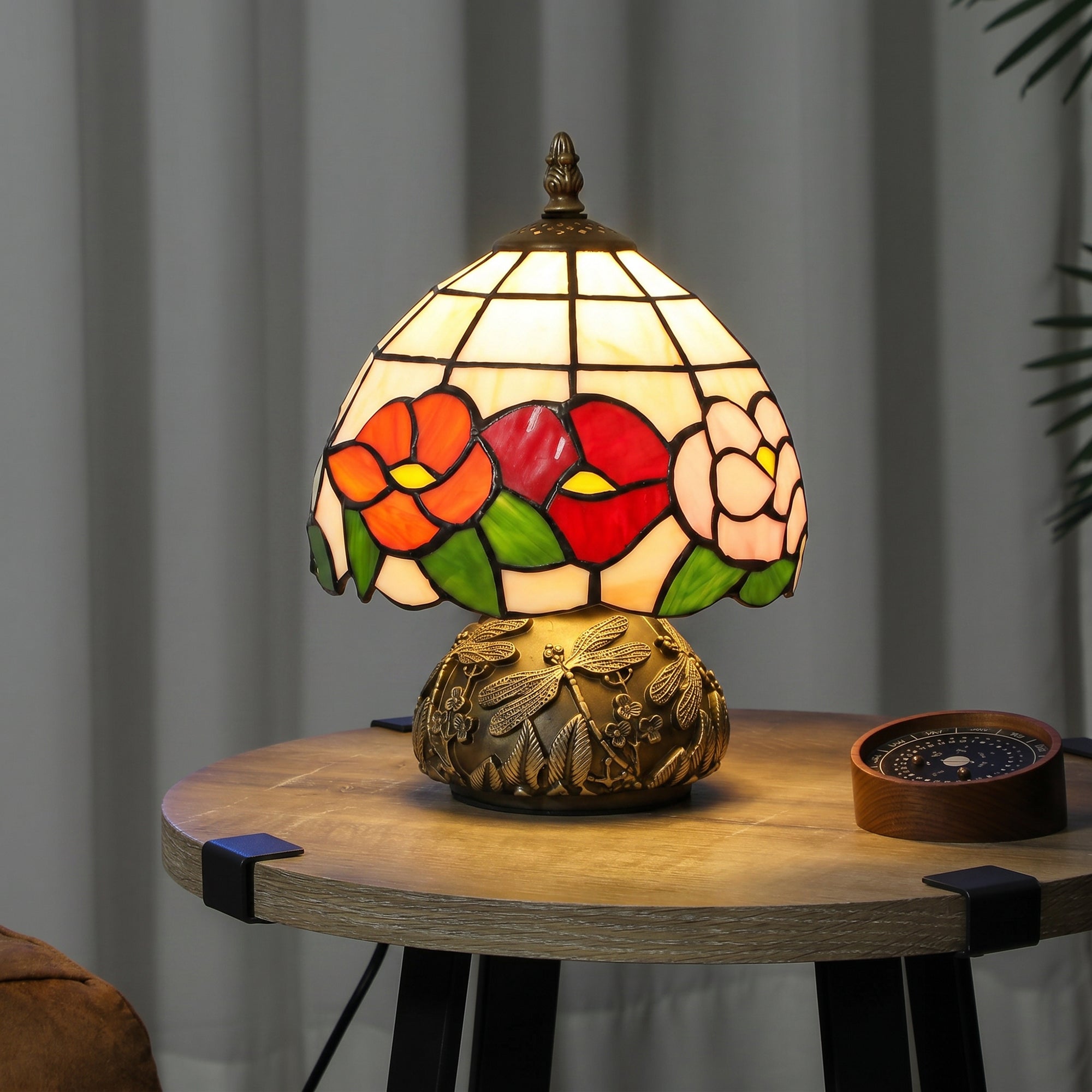 Tiffany-Style Table Lamp with Sculpted Dragonfly Base, Handcrafted Classic Stained Glass Bedside Lamp for Living Room and Bedroom, E27 Socket, Multi-Coloured