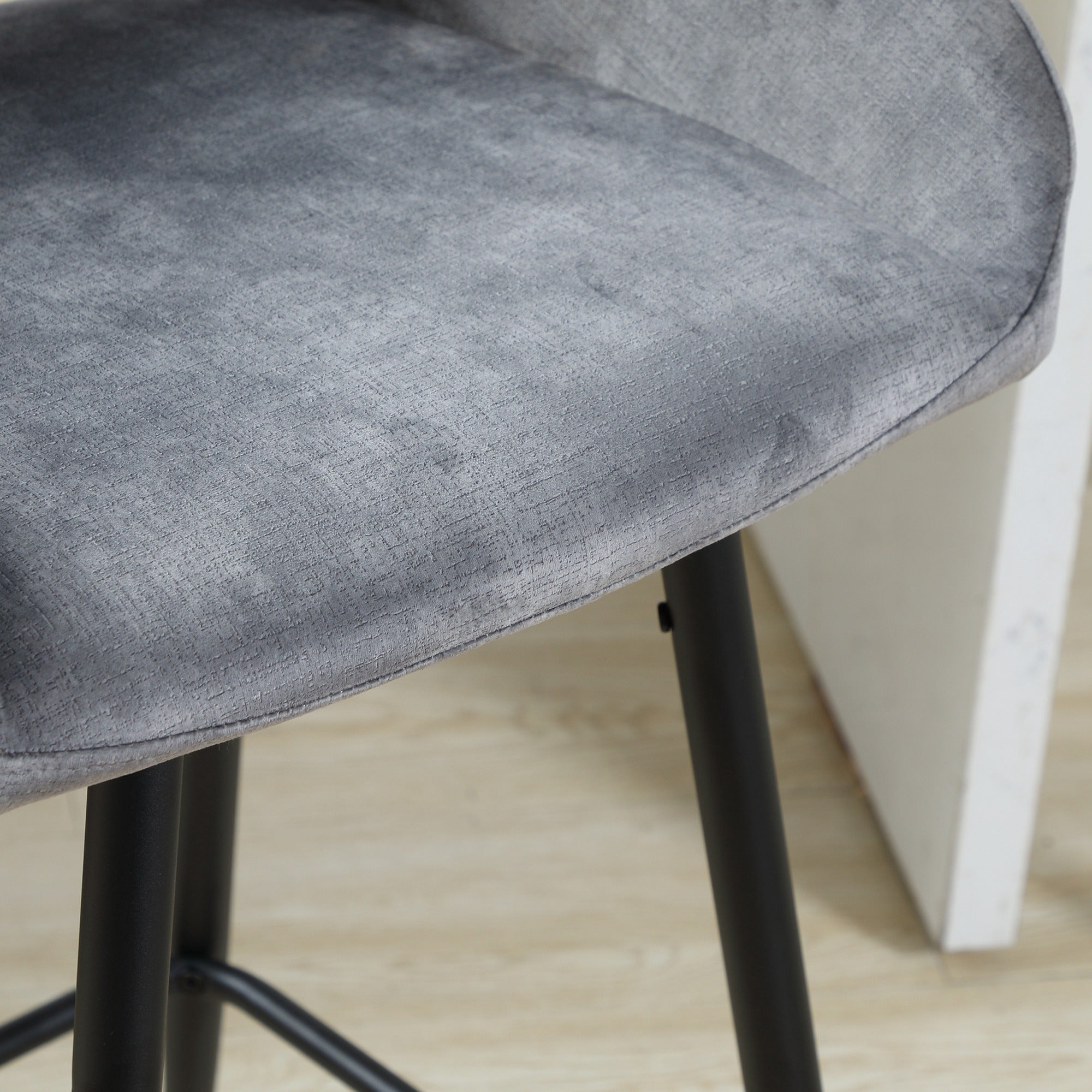 HOMCOM Bar Stools Set of 2, Velvet-Touch Fabric Counter Height Bar Chairs, Kitchen Stools with Steel Legs for Dining Area, Kitchen Island Barstools, Grey