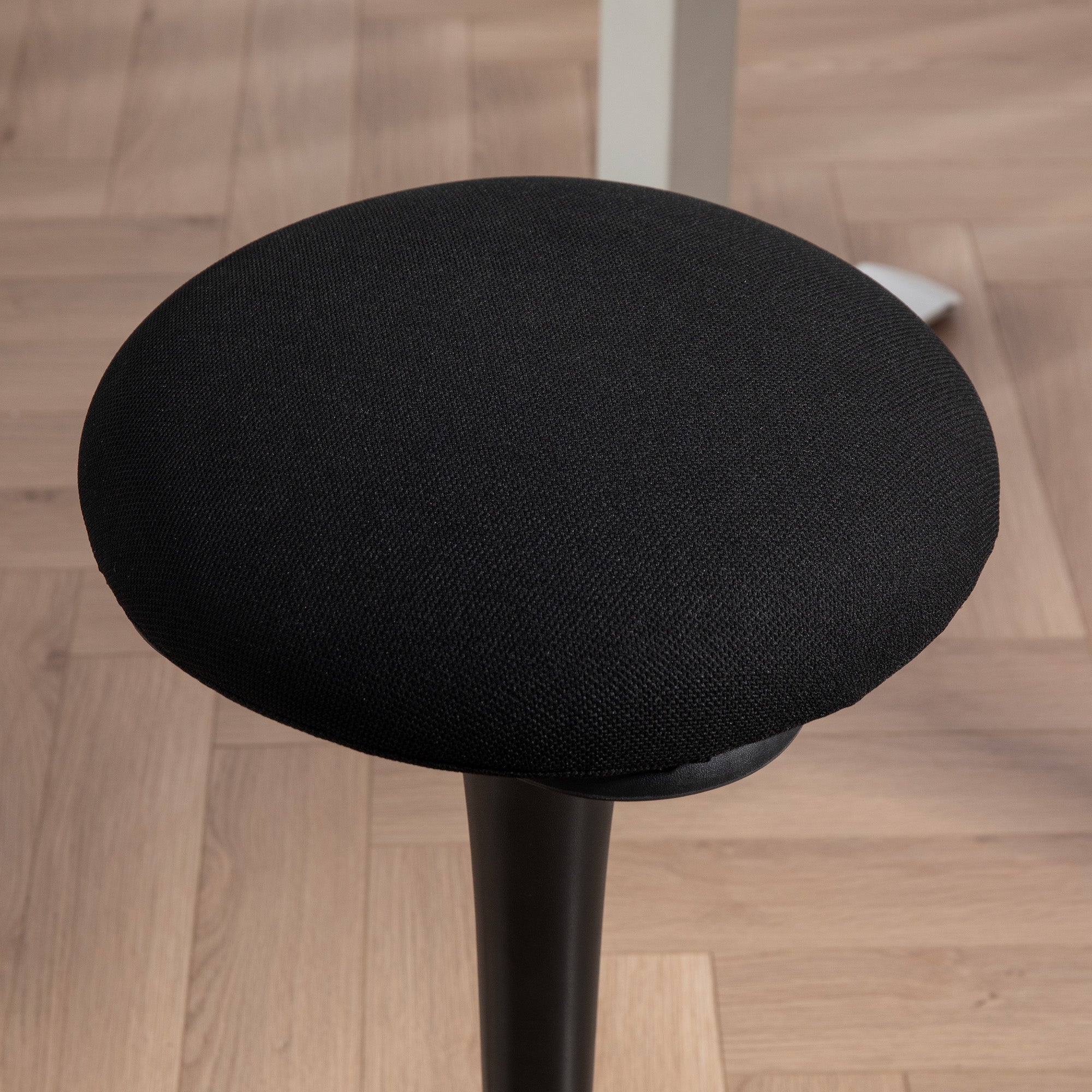 Standing Desk Chair, Backless Wobble Stool Chair, Adjustable Active Ergonomic Standing Stool with Rocking Motion, Non-Slip Swivel Base for Office Home, Black