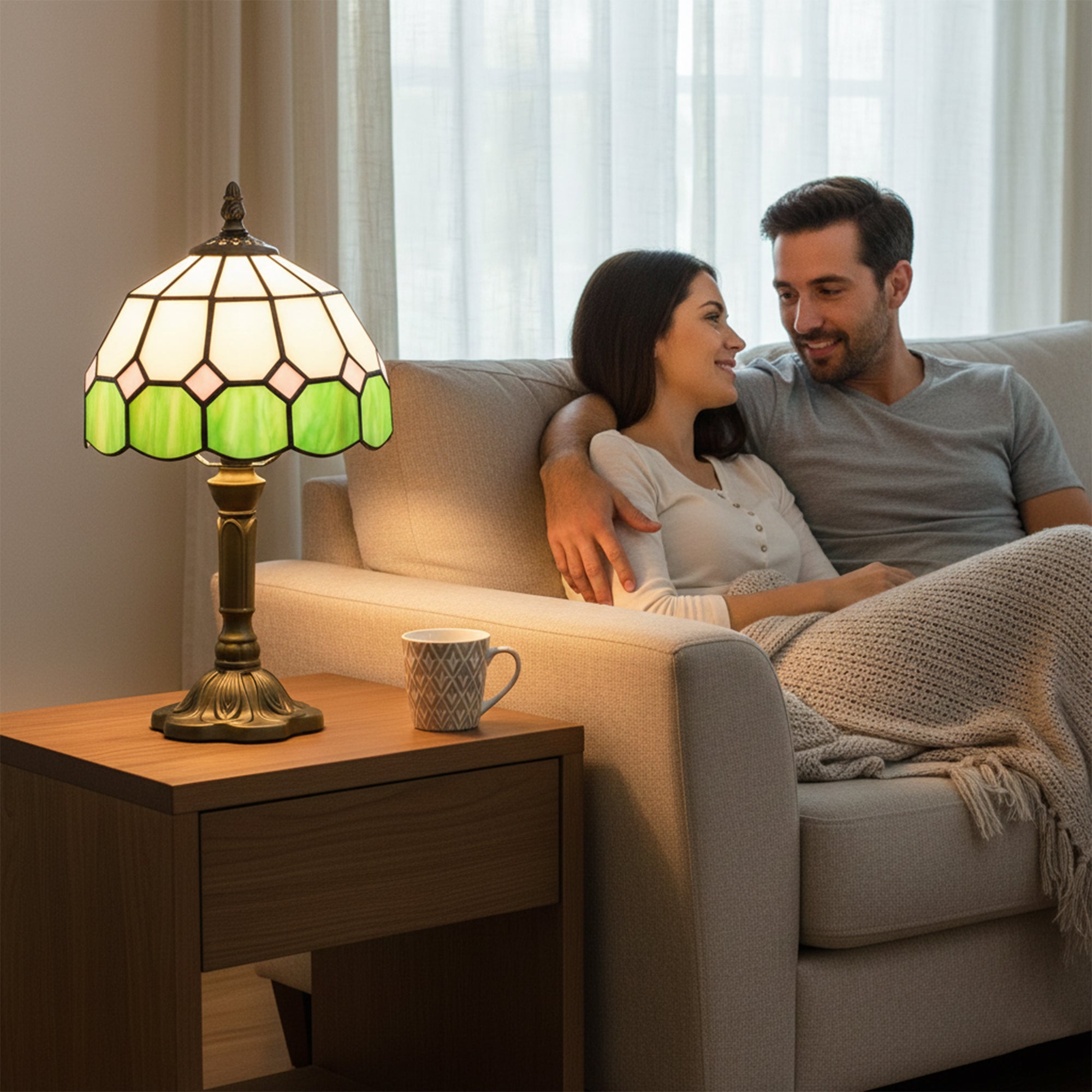 Handmade Stained Glass Table Lamp, Tiffany-Style Bedside Lamp for Bedroom, Living room, Home, Nightstand, Decorative Night Light, Green