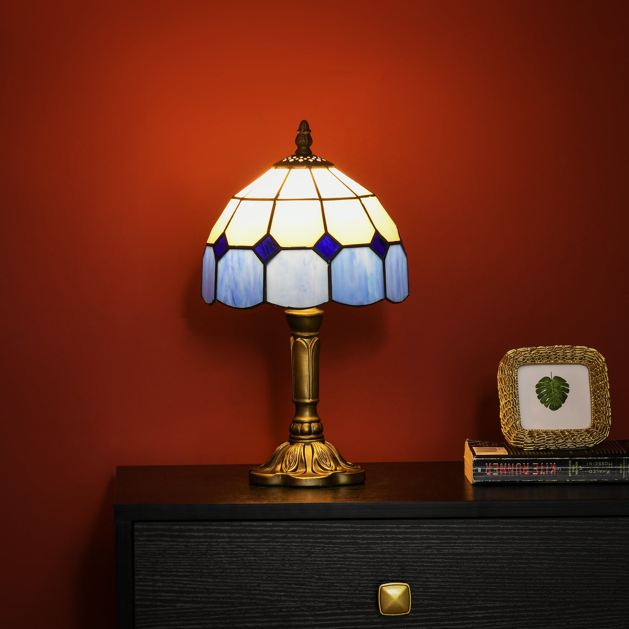 HOMCOM Handmade Stained Glass Table Lamp, Antique Bedside Lamp for Bedroom, Living room, Home, Nightstand, Decorative Night Light, Blue