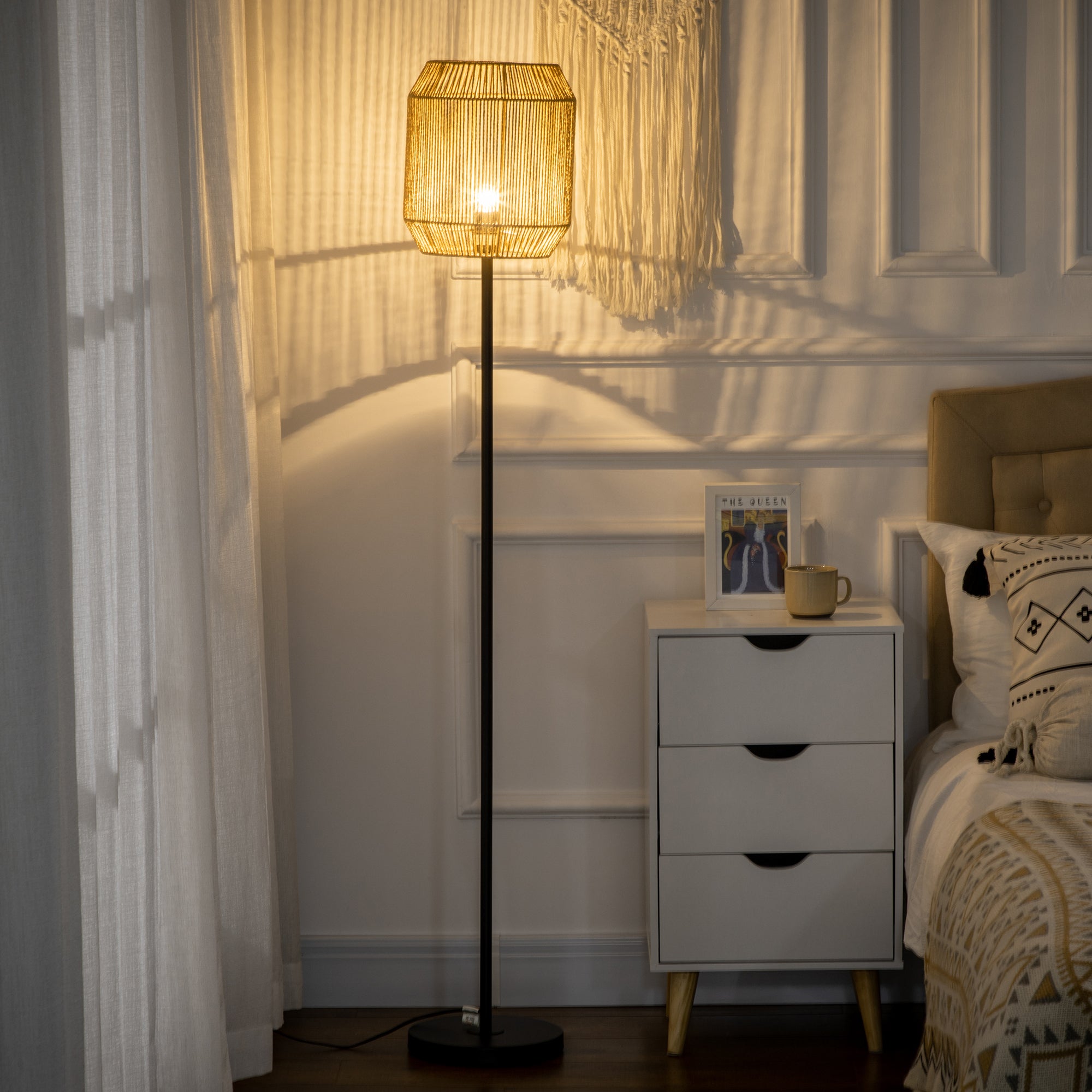 HOMCOM Farmhouse Wicker Floor Lamp, Standing Lamp with Hand Woven Rattan Lampshade, Lamps for Living Room, Bedroom, Bulb not Included, Natural