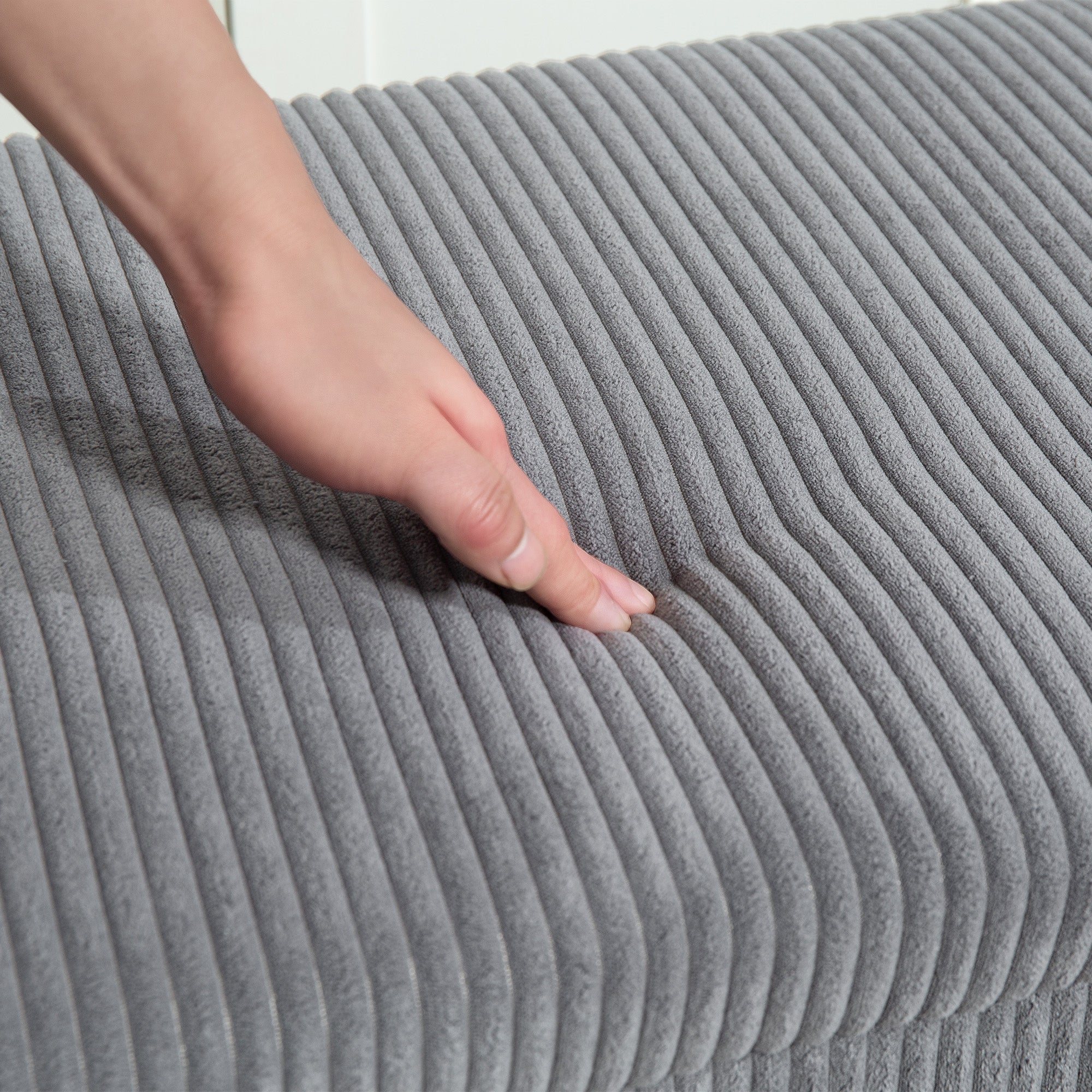 HOMCOM 47 Inches Storage Ottoman Bench, Foot Rest with Legs, Removable Lid, End of Bed Bench, Corduroy Storage Chest for Living Room, Bedroom, Entryway, Gray