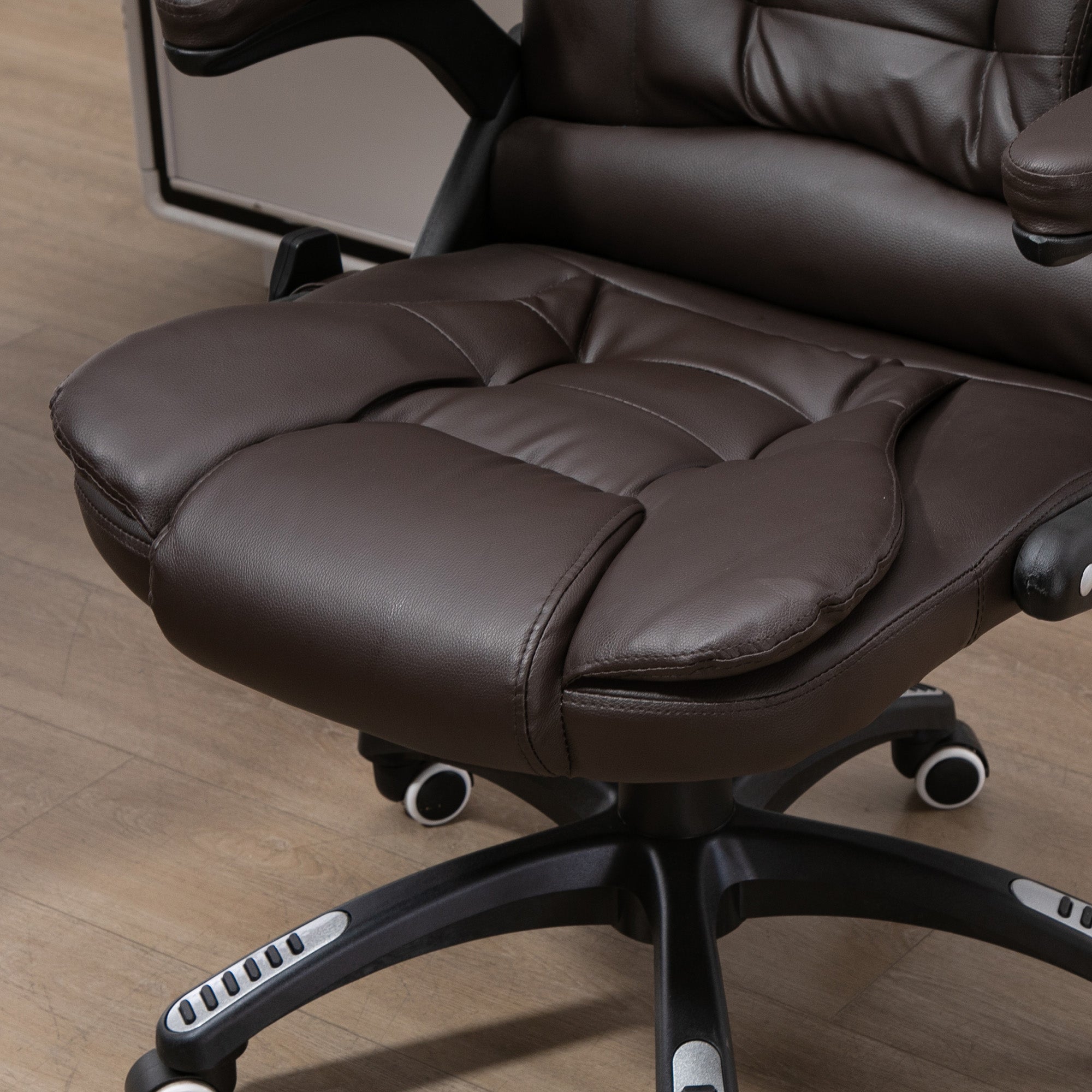 HOMCOM Executive Office Chair with Massage and Heat, High Back PU Leather Massage Office Chair with Adjustable Height, Brown