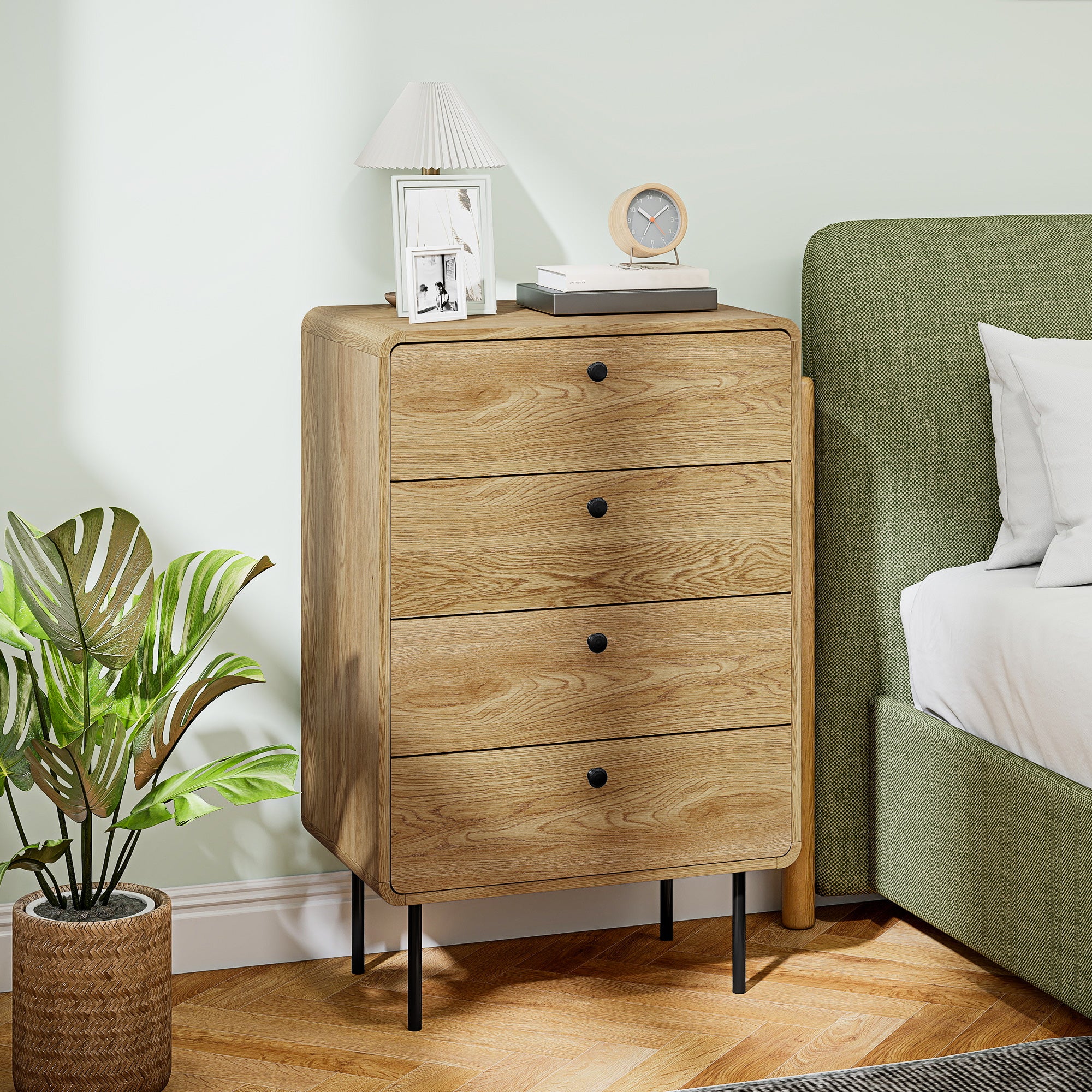 Modern Chest of Drawers with 4 Drawers, Dresser with Wood Handles and Steel Legs for Bedroom, Living Room, Entryway, Oak