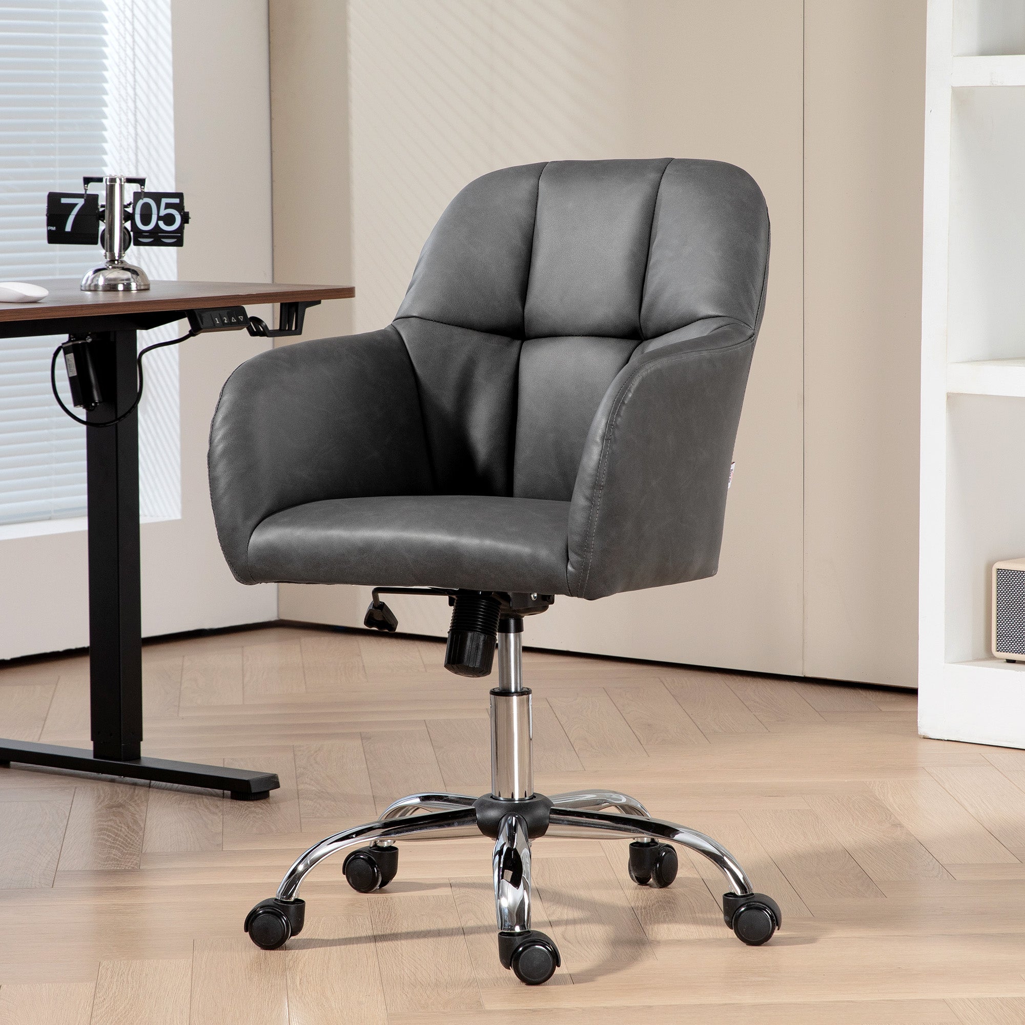 HOMCOM Computer Desk Chair, PU Leather Swivel Office Chair, Makeup Vanity Chair with Height Adjustable, Wheels, for Home Study Bedroom, Grey