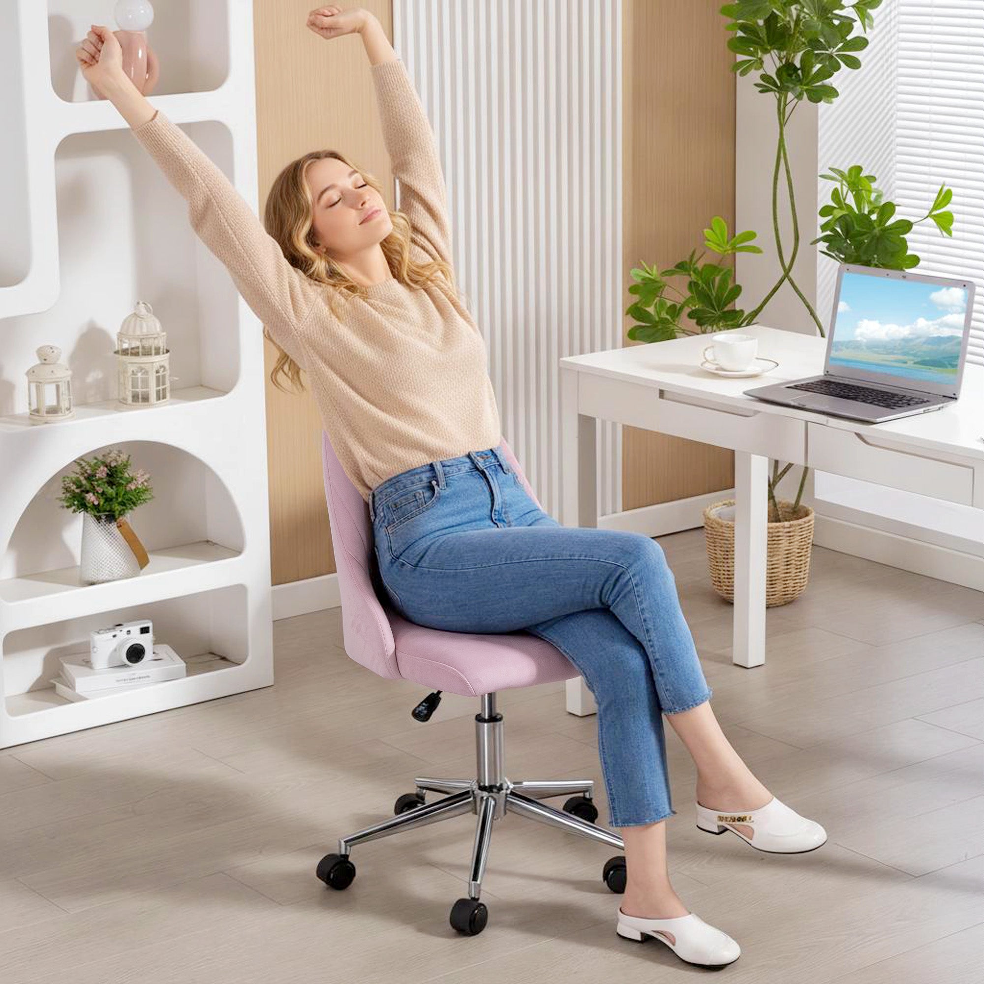 Vanity Chair for Makeup, Velvet Comfy Office Chair with Adjustable Height, Swivel Wheels for Bedroom, Living Room, Pink