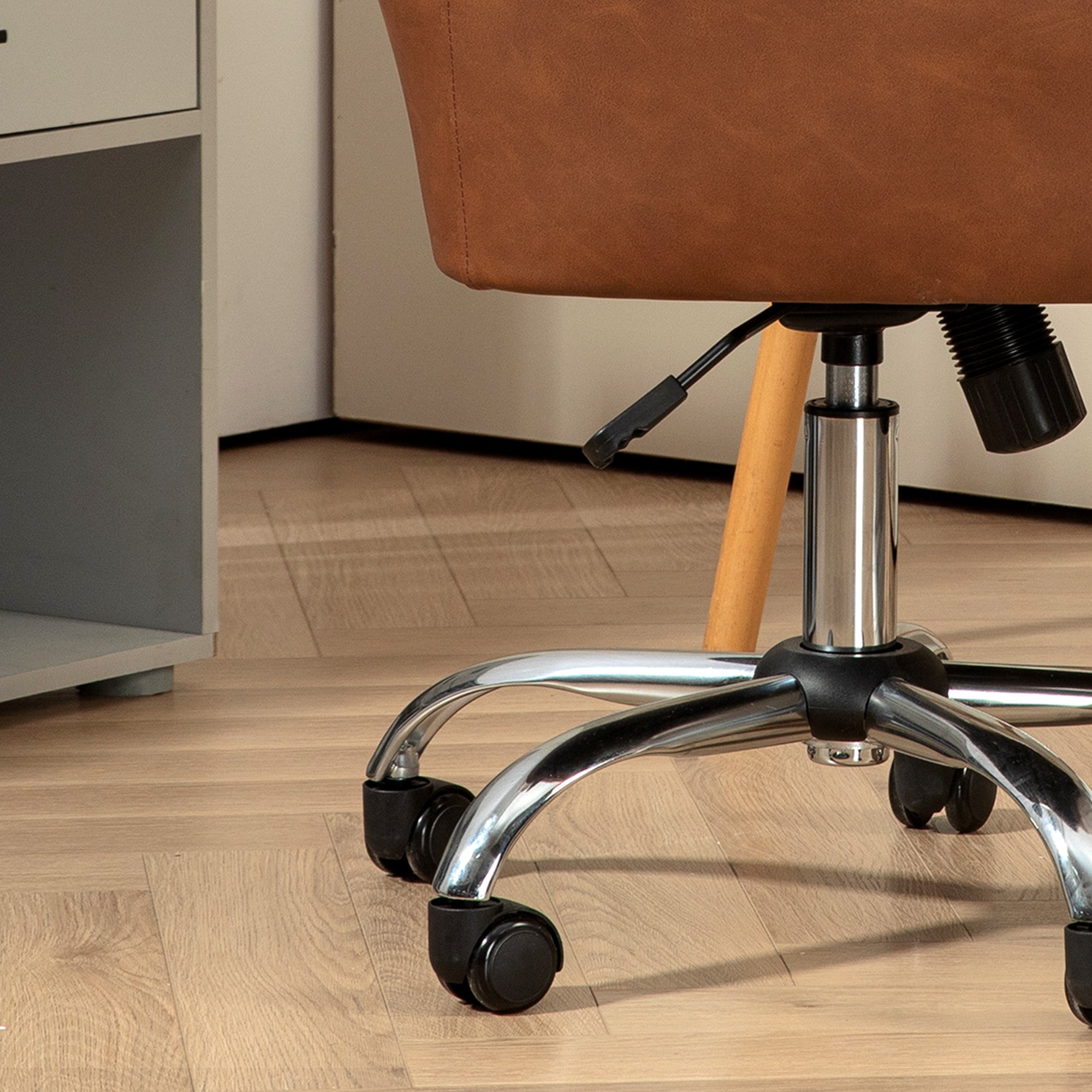 HOMCOM Computer Desk Chair, PU Leather Swivel Office Chair, Makeup Vanity Chair with Height Adjustable, Wheels, for Home Study Bedroom, Brown