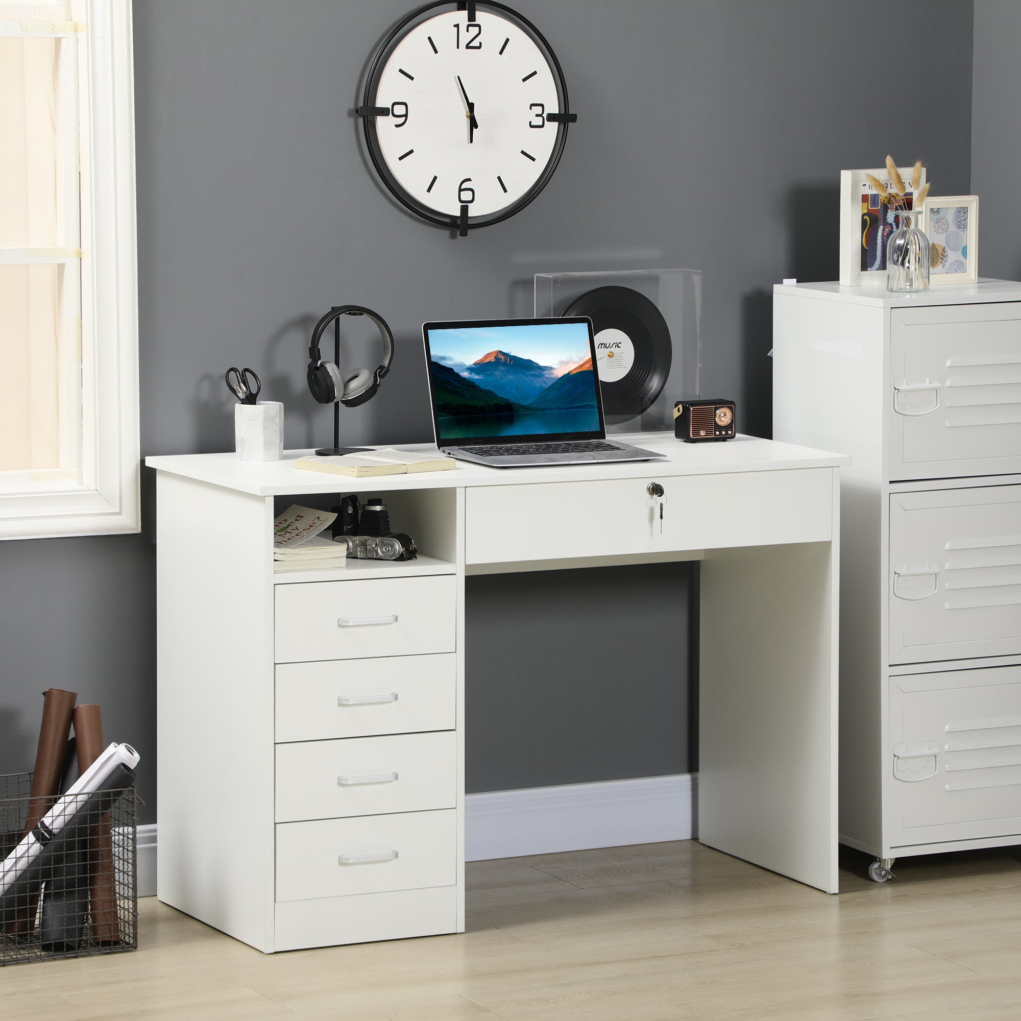 Vinsetto Computer Desk with Storage, Home Office Desk with Lockable Drawer and Open Compartment, White