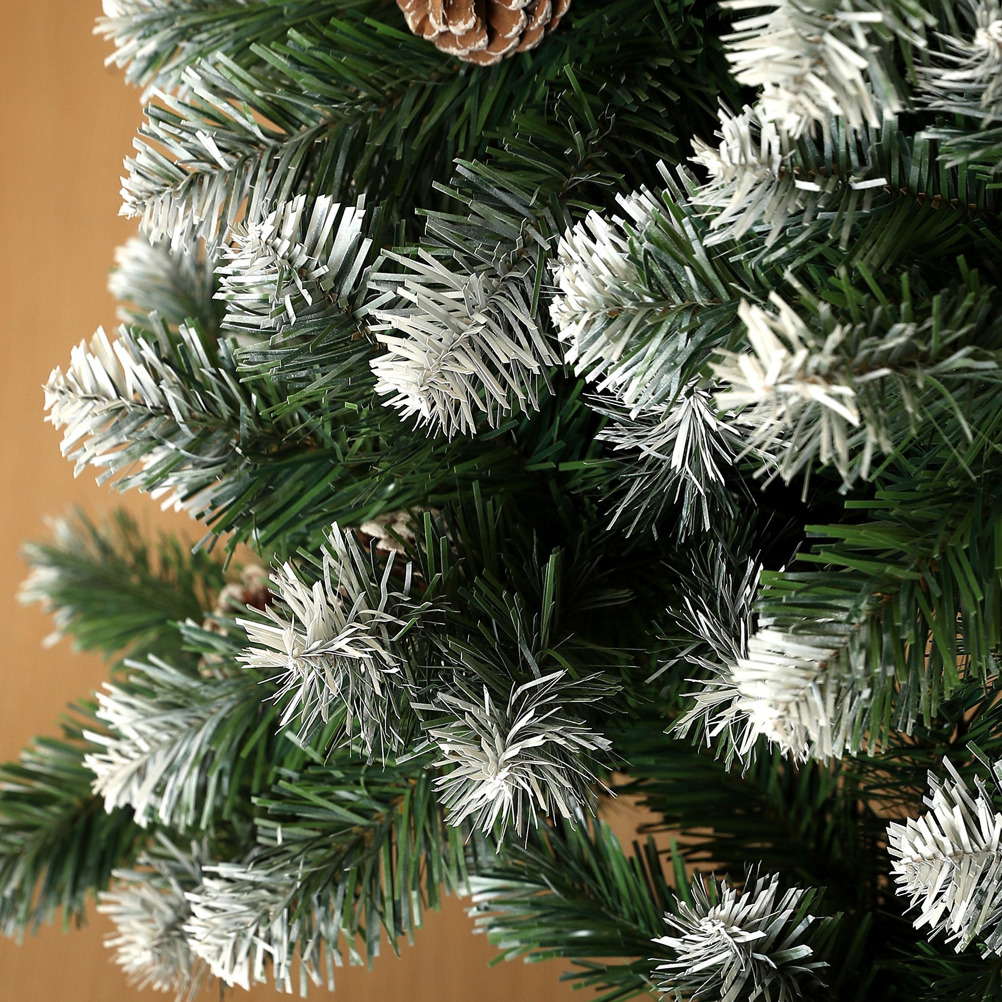 HOMCOM 5ft Artificial Pine Christmas Tree with 489 Branch Tips and Steel Base, Realistic Hinged Tree with Pinecones, Holiday Décor for Home Office, Green