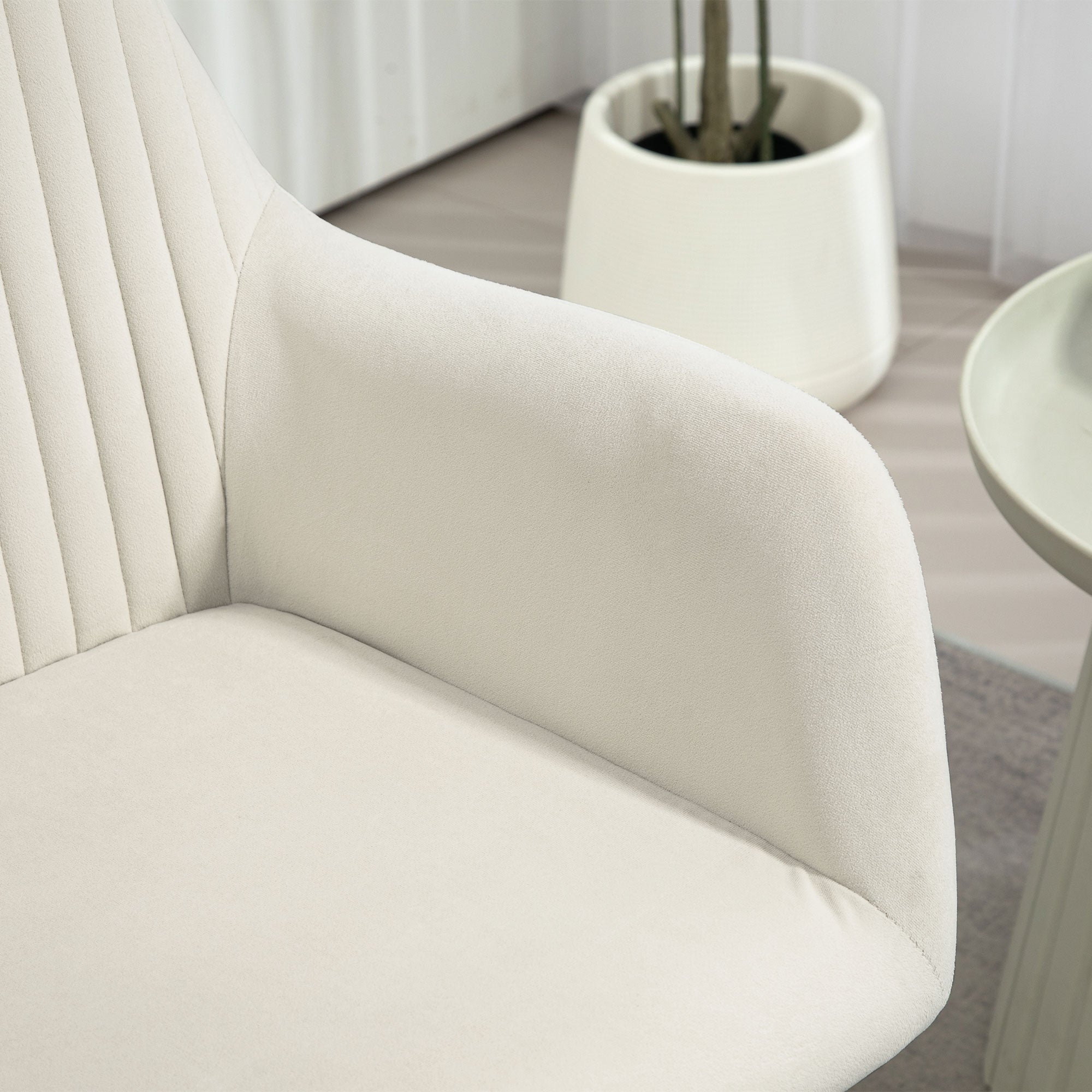 HOMCOM Modern Accent Chair, Velvet-Touch Fabric Upholstered Armchair with Metal Base for Living Room, Bedroom and Dinning Room, Cream White