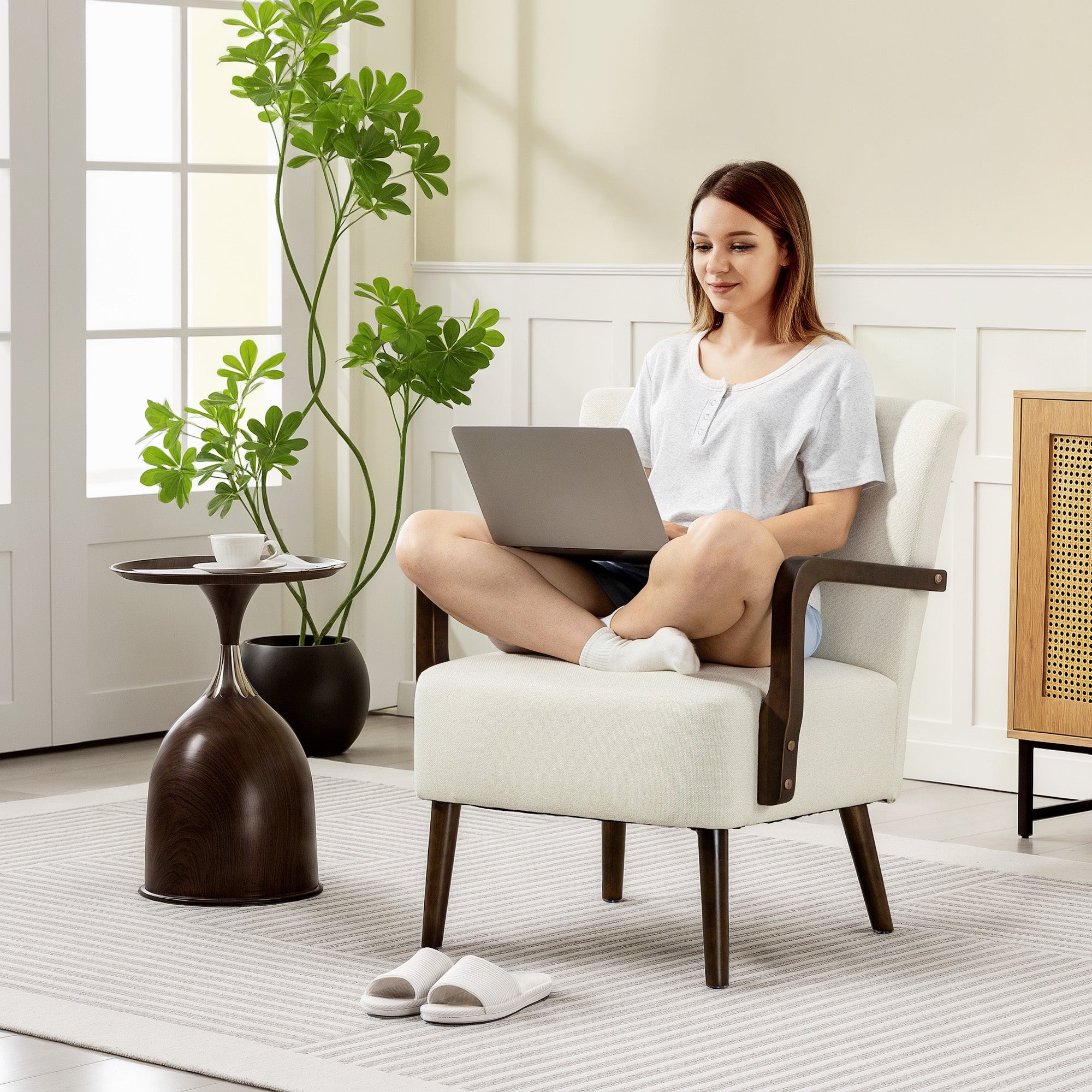 Accent Chair with Wooden Legs, Upholstered Linen Fabric Armchair with Wide Back and Thick Padding, Modern Comfy Chair for Living Room, Bedroom, Cream White