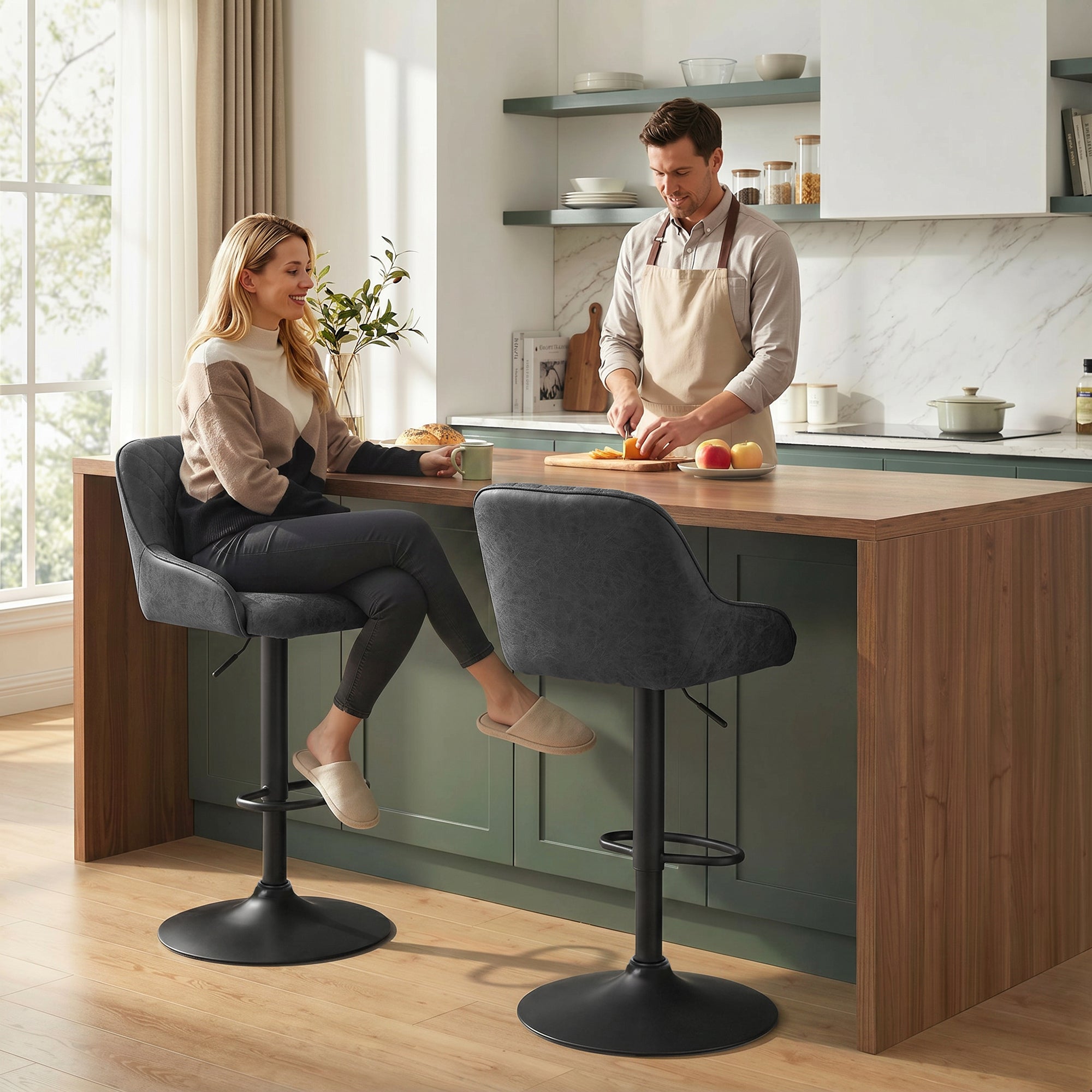 Breakfast Bar Stools Set of 2 with Wide Padded Seat, PU Leather Adjustable Swivel Bar Chairs, Modern Barstools with Footrest for Kitchen Island Counter, Home Bar, Black