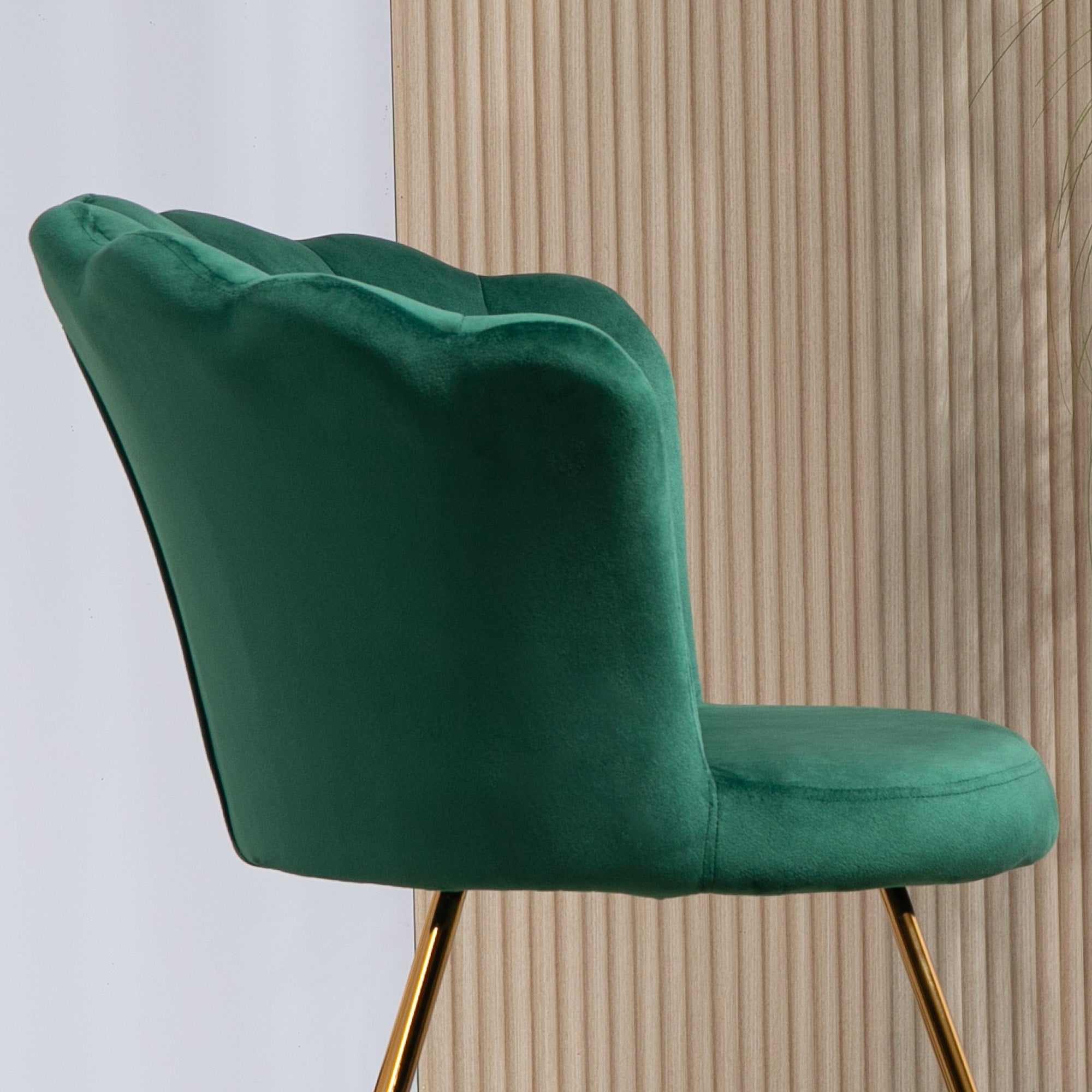 HOMCOM Modern Armchair, Velvet Tufted Accent Chair with Lotus Backrest, Occasional Chair with Steel Legs for Living Room, Bedroom, Green