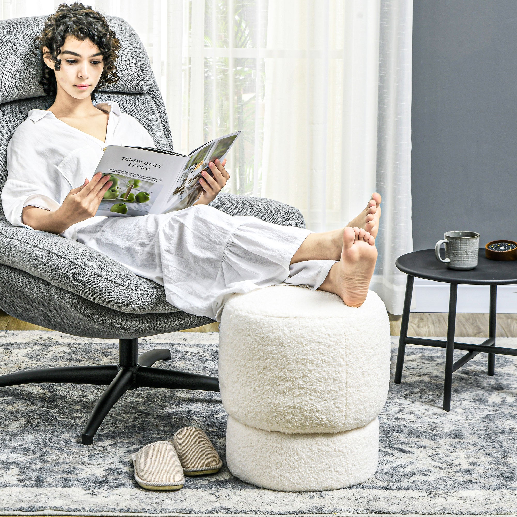 Round Ottoman, Upholstered Foot Stool with Steel Frame, Teddy Fleece Fabric for Living Room, Entryway, White