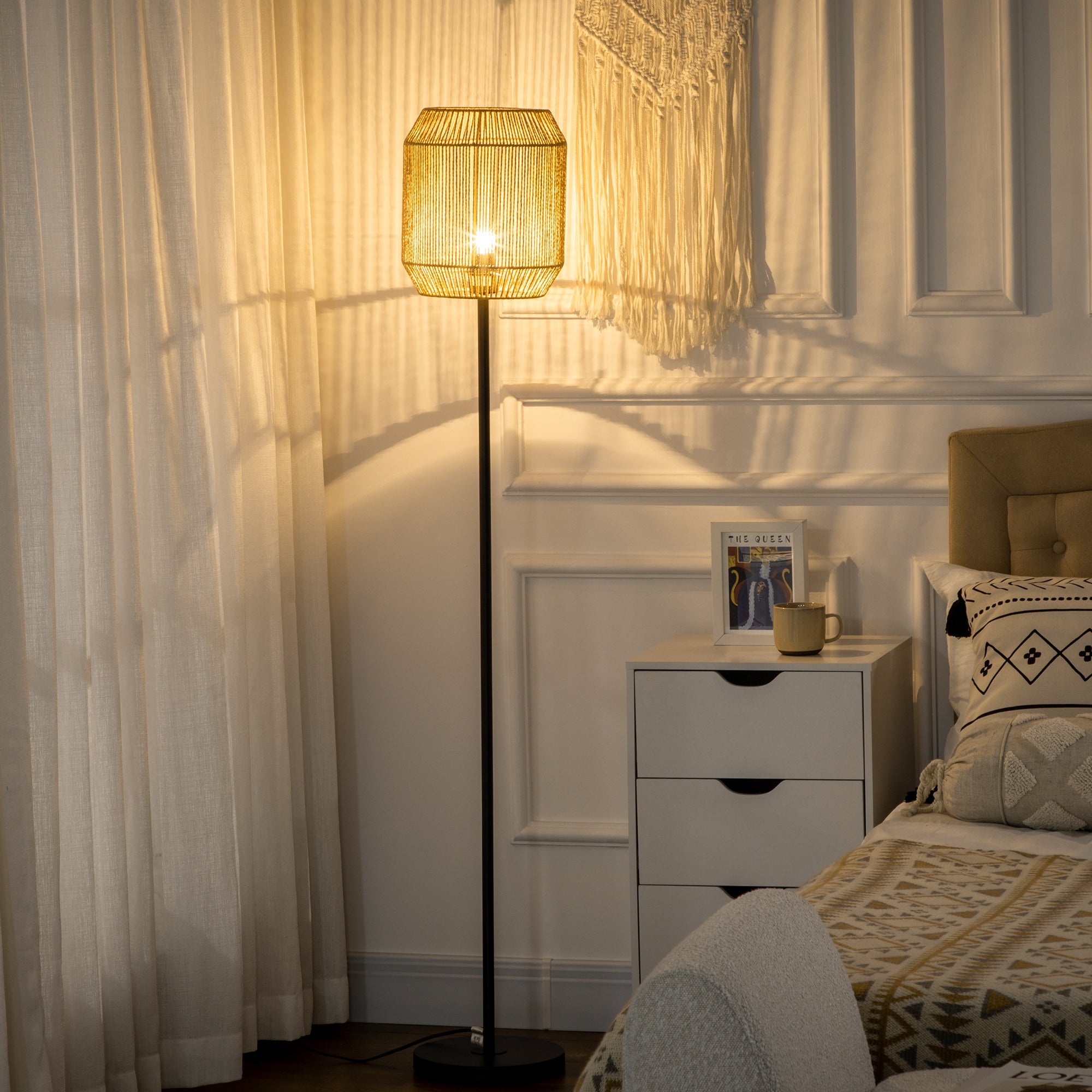 HOMCOM Farmhouse Wicker Floor Lamp, Standing Lamp with Hand Woven Rattan Lampshade, Lamps for Living Room, Bedroom, Bulb not Included, Natural