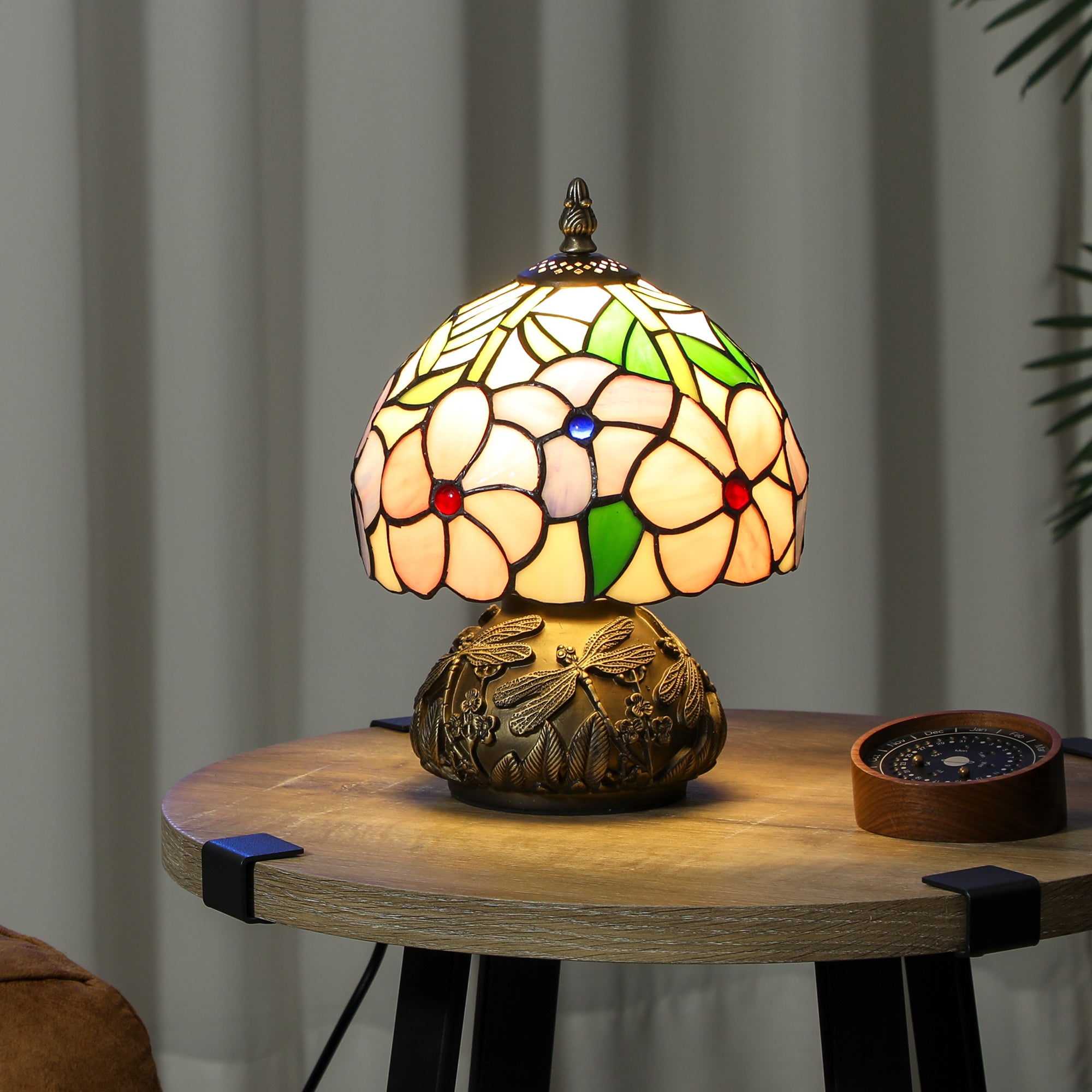 Tiffany-Style Table Lamp with Sculpted Dragonfly Base, Handcrafted Classic Stained Glass Bedside Lamp for Living Room and Bedroom, E27 Socket, Pink