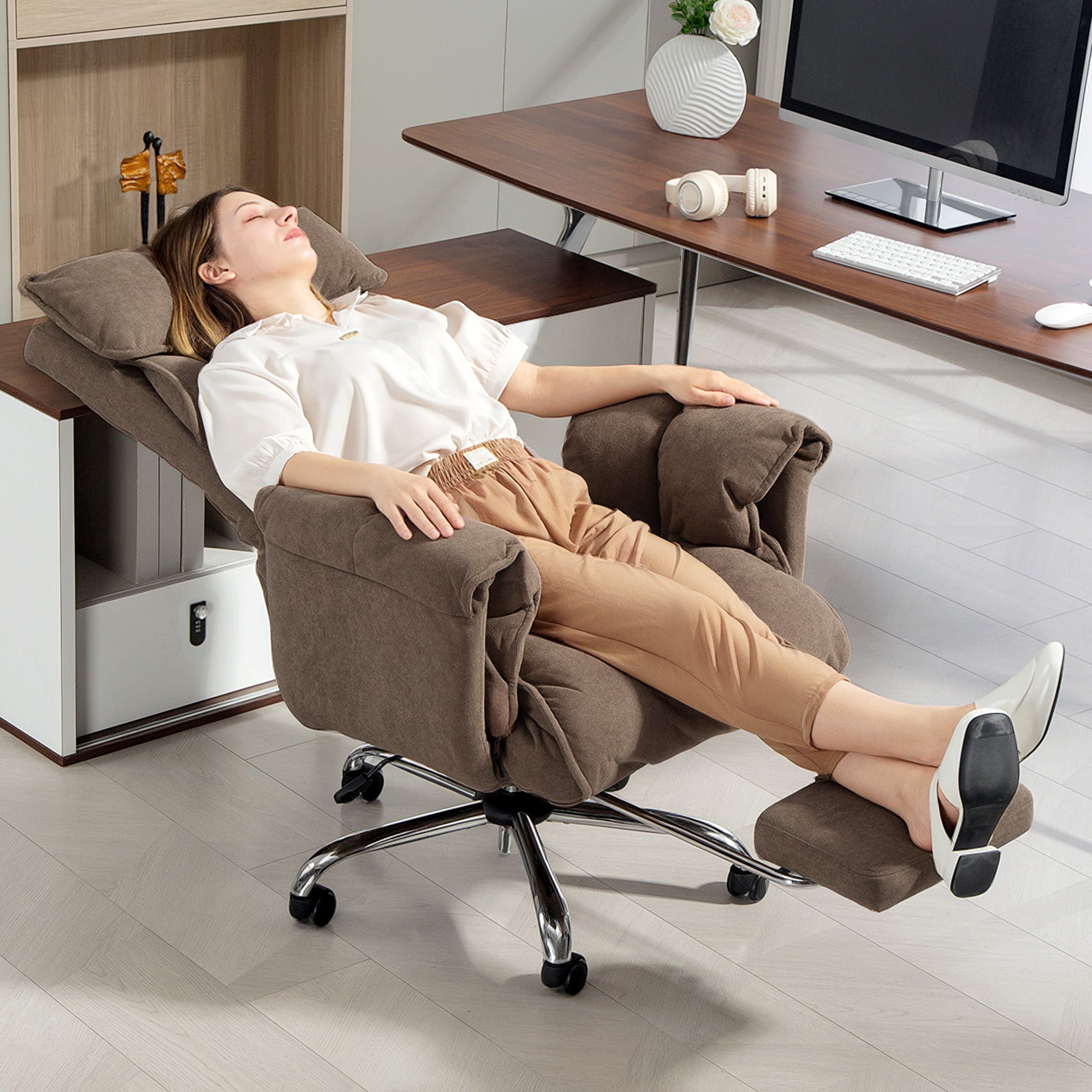 Executive Office Chair with Footrest, Reclining Swivel Computer Desk Chair with High Back, Double-layer Padding, Headrest, Adjustable Height, Rolling Wheels, Light Brown
