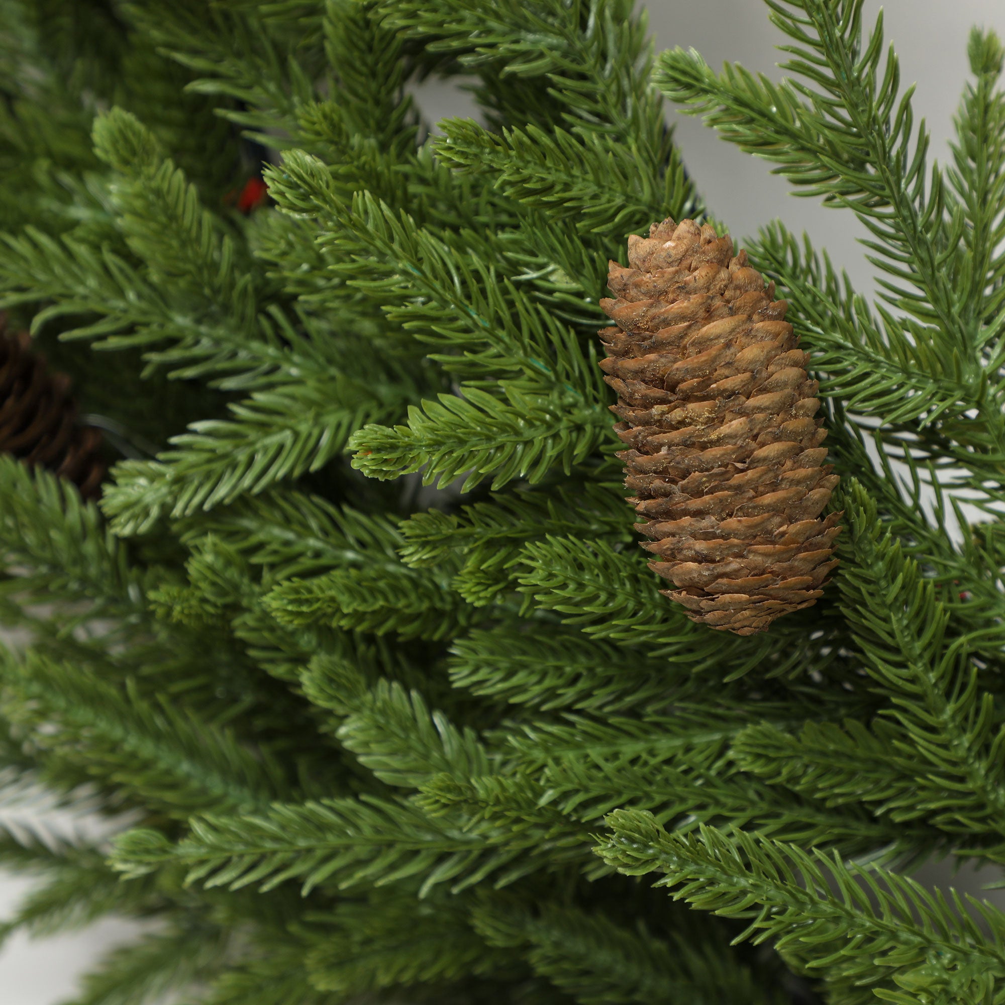 36 inch Christmas Wreath with Pine Cones, Artificial Norfolk Pine Wreath with 224 Realistic Branches for Door, Wall, Window, Indoor Decoration, Green