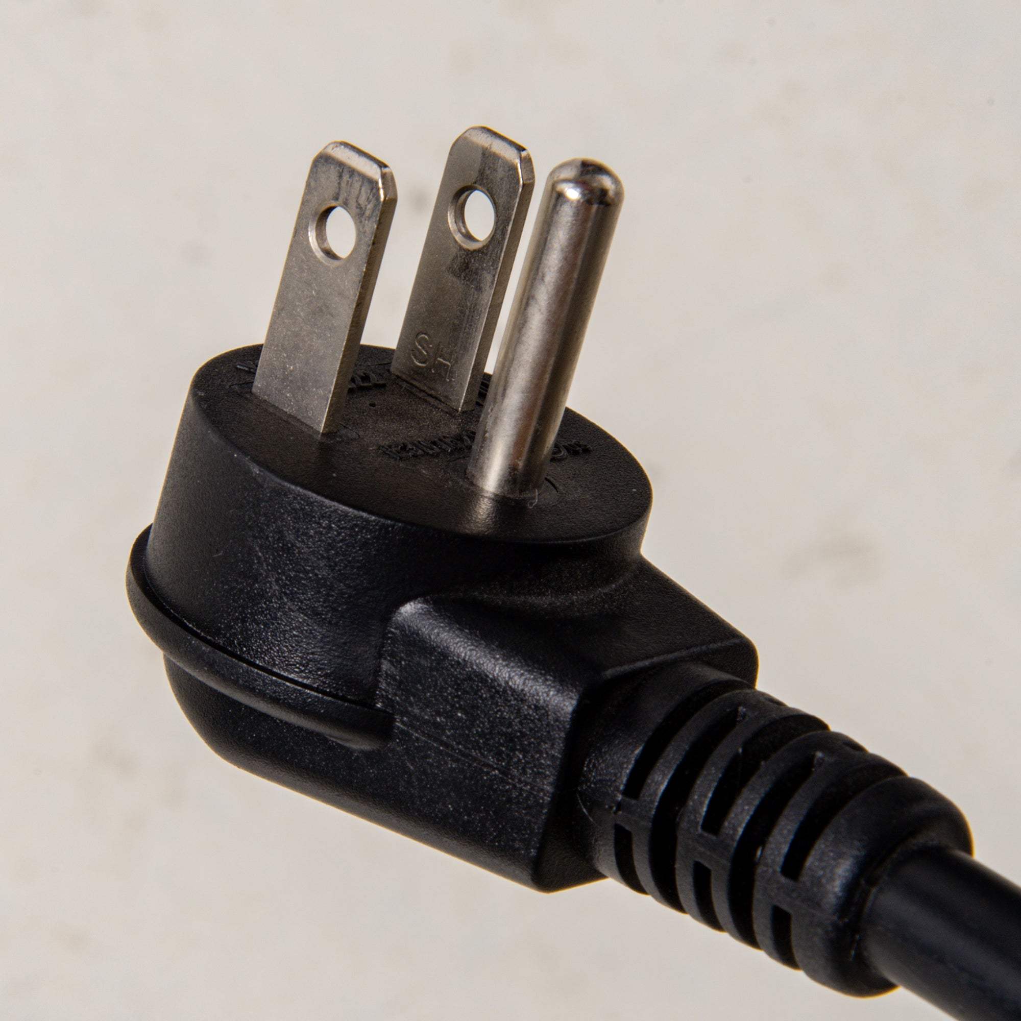 HOMCOM 32" Electric Fireplace Heater with Mantel, Freestanding Fireplace Stove with Log Hearth, Adjustable Realistic Flame and Remote Control, 1400W, Brown