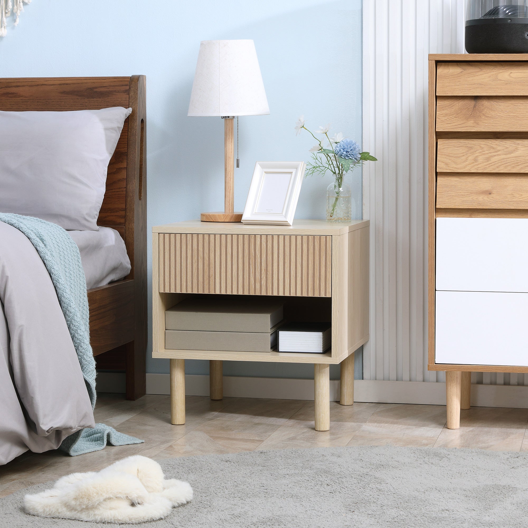 HOMCOM Modern Nightstand, Bedside Table with Drawer and Open Shelf, Side End Table for Bedroom, Natural Wood